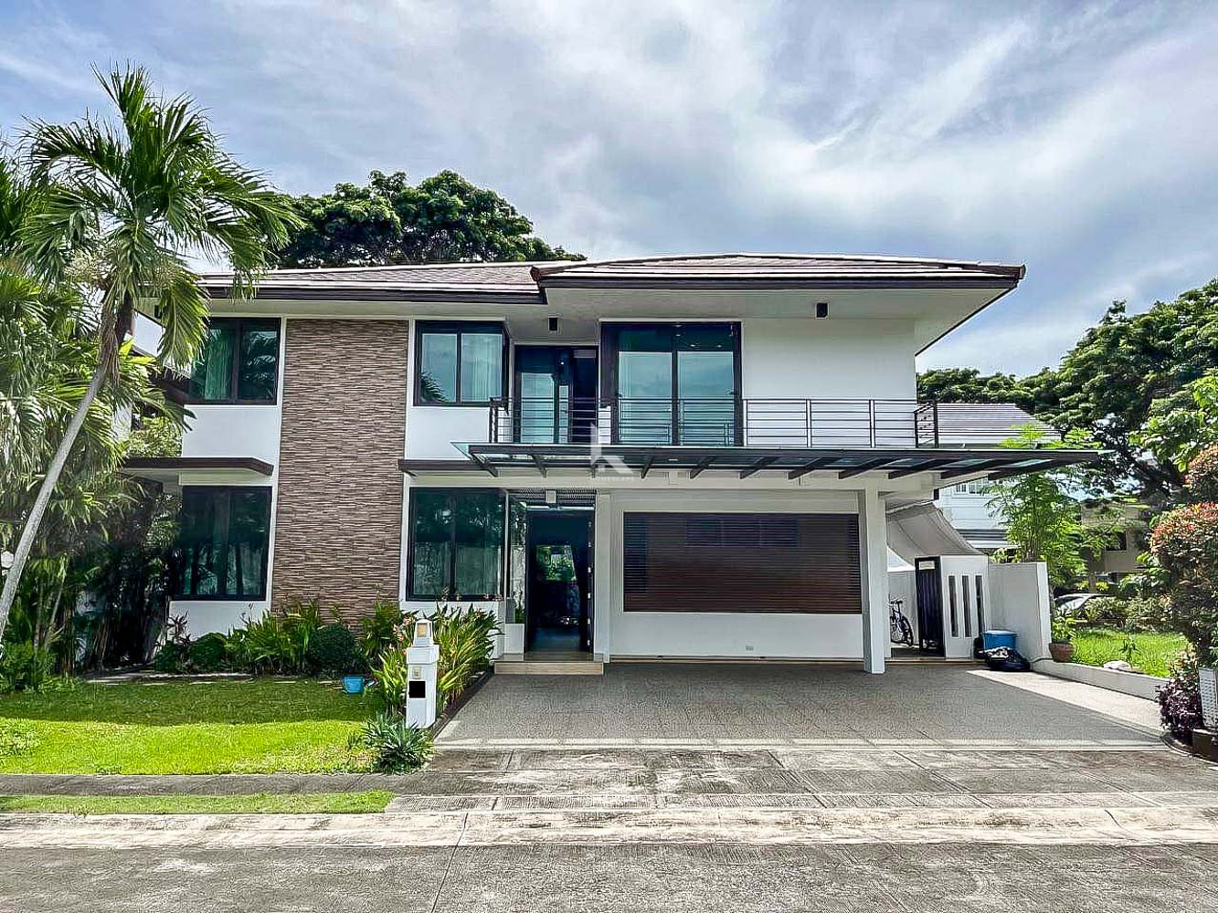 2 Storey Zen Type Design House and Lot for Sale in Ayala Southvale photo 1