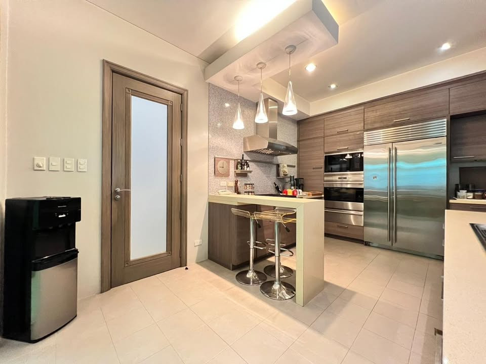 4BR House and Lot For Sale in AFPOVAI Subdivision Taguig photo 4