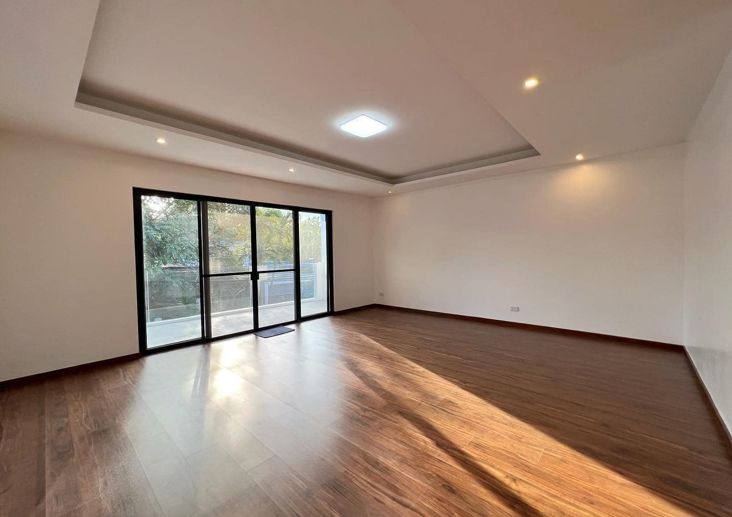 Brand New Modern Contemporary House & Lot For Sale photo 5