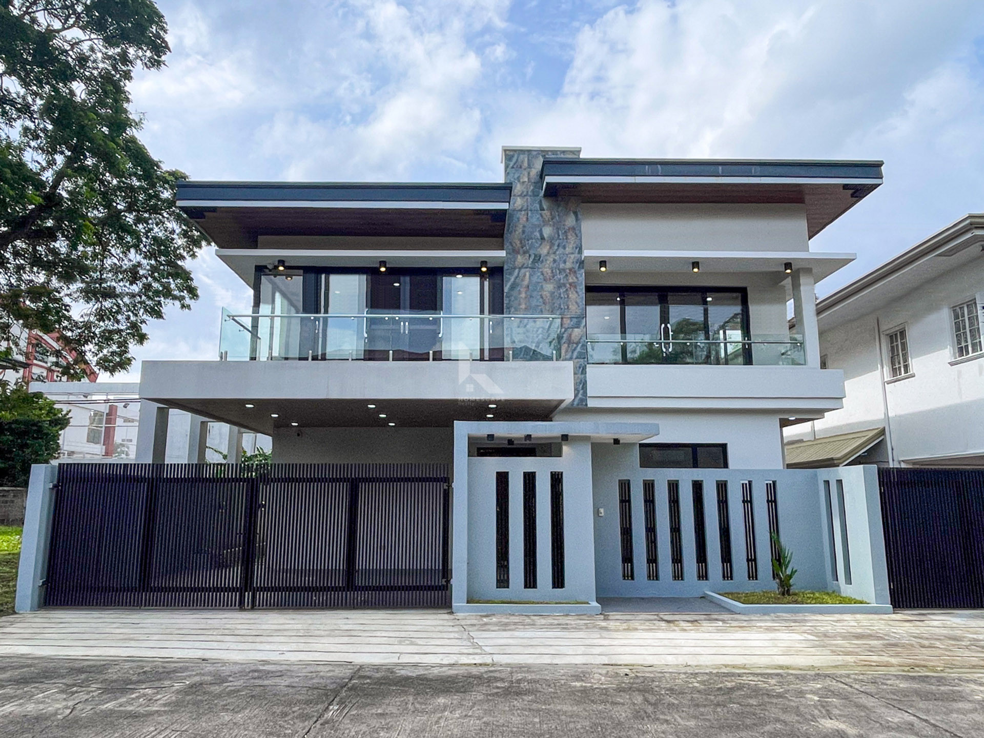 Spacious Brand New Modern Contemporary Home in Tierra Nueva Village photo 1