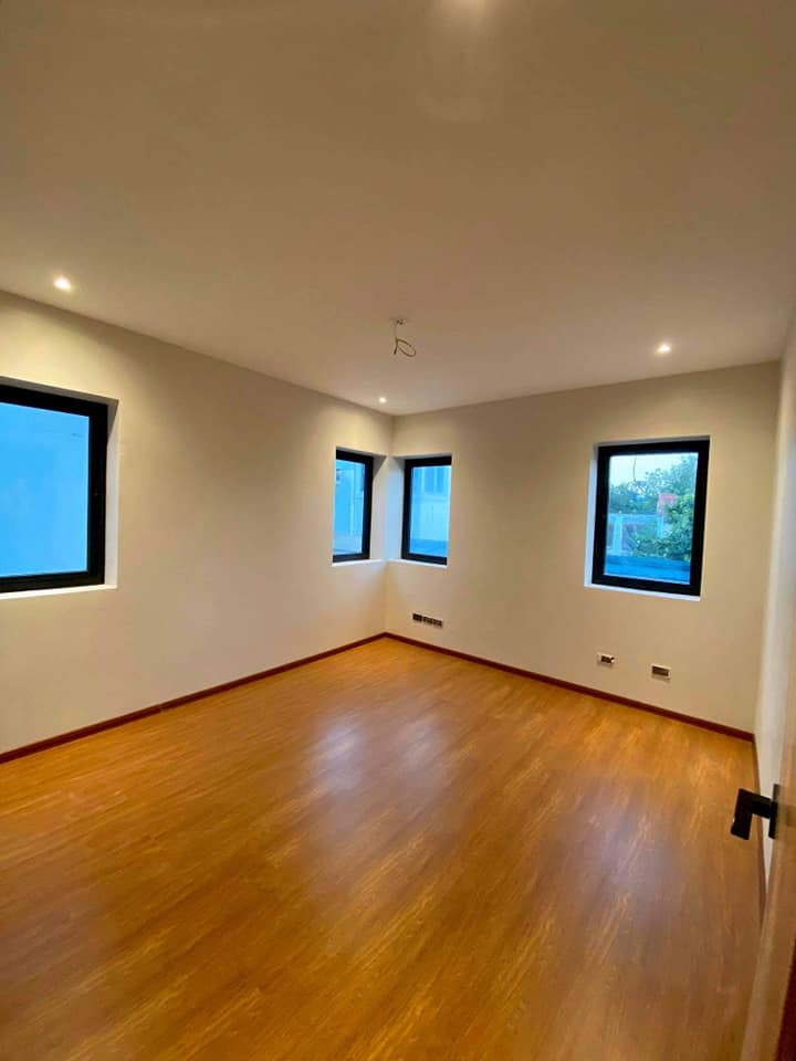 Stunning Modern Asian 3-Storey House with Overlooking Gym for Sale photo 5