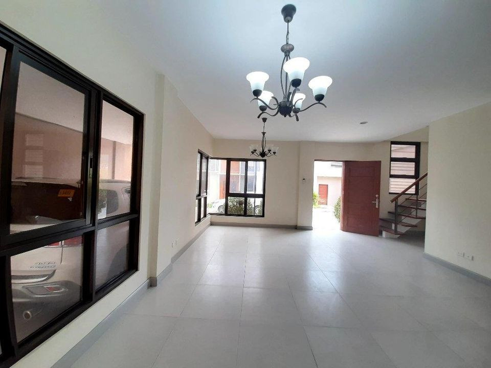 Brand New House and Lot For Sale in Ridges Banawa Cebu photo 2