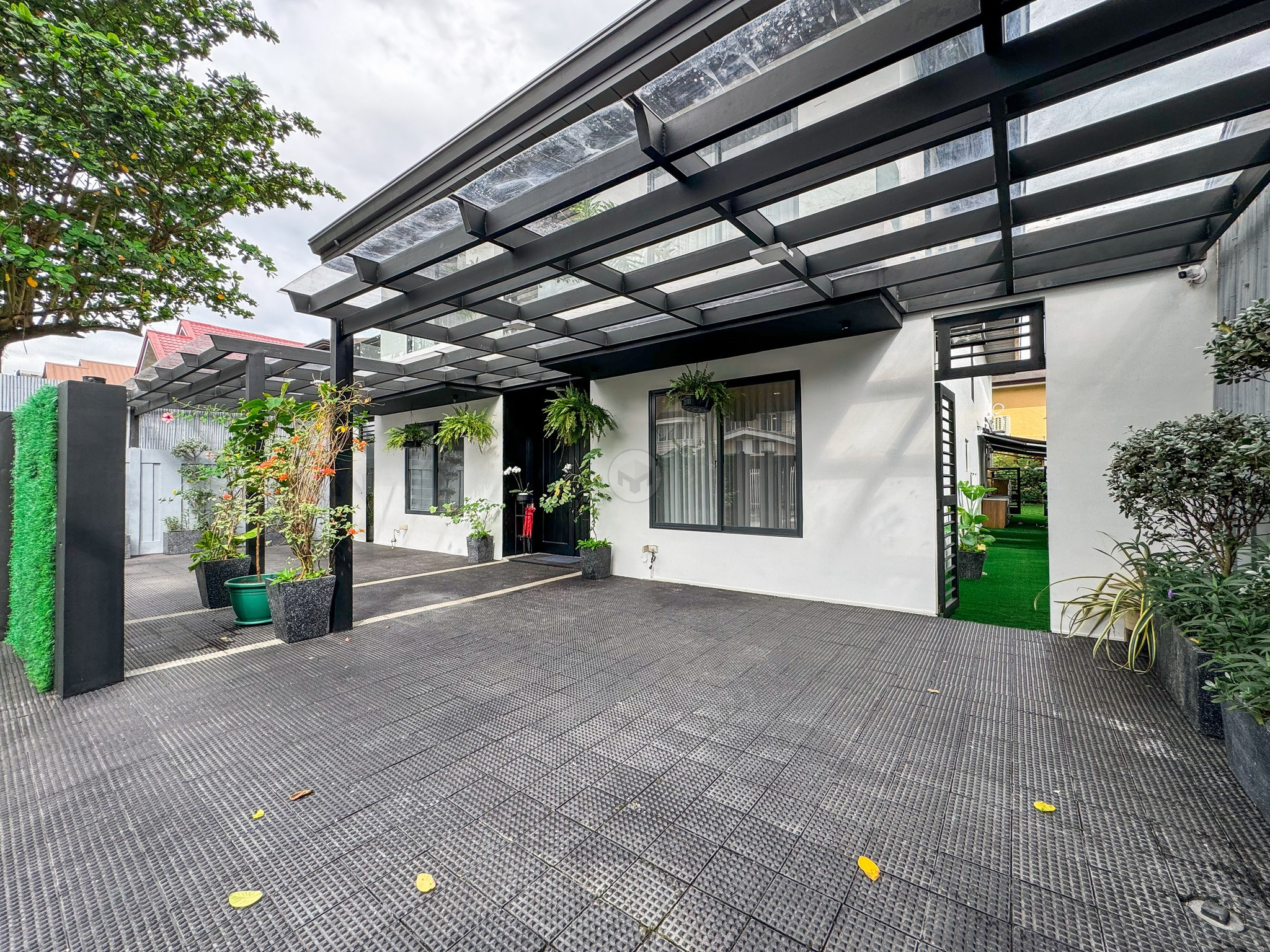 Enchanting 4-Bedroom House for Sale in Loyola Grand Villas photo 2