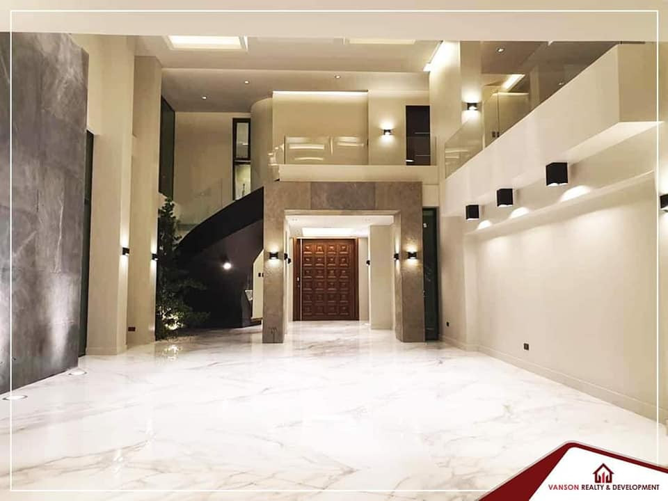 HOUSE AND LOT IN AYALA HEIGHTS, QUEZON CITY photo 2