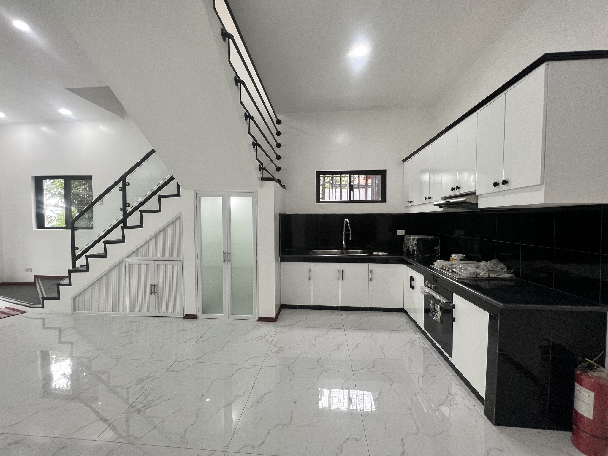 2 Storey House and Lot with Overlooking View Deck in San Mateo Rizal photo 5