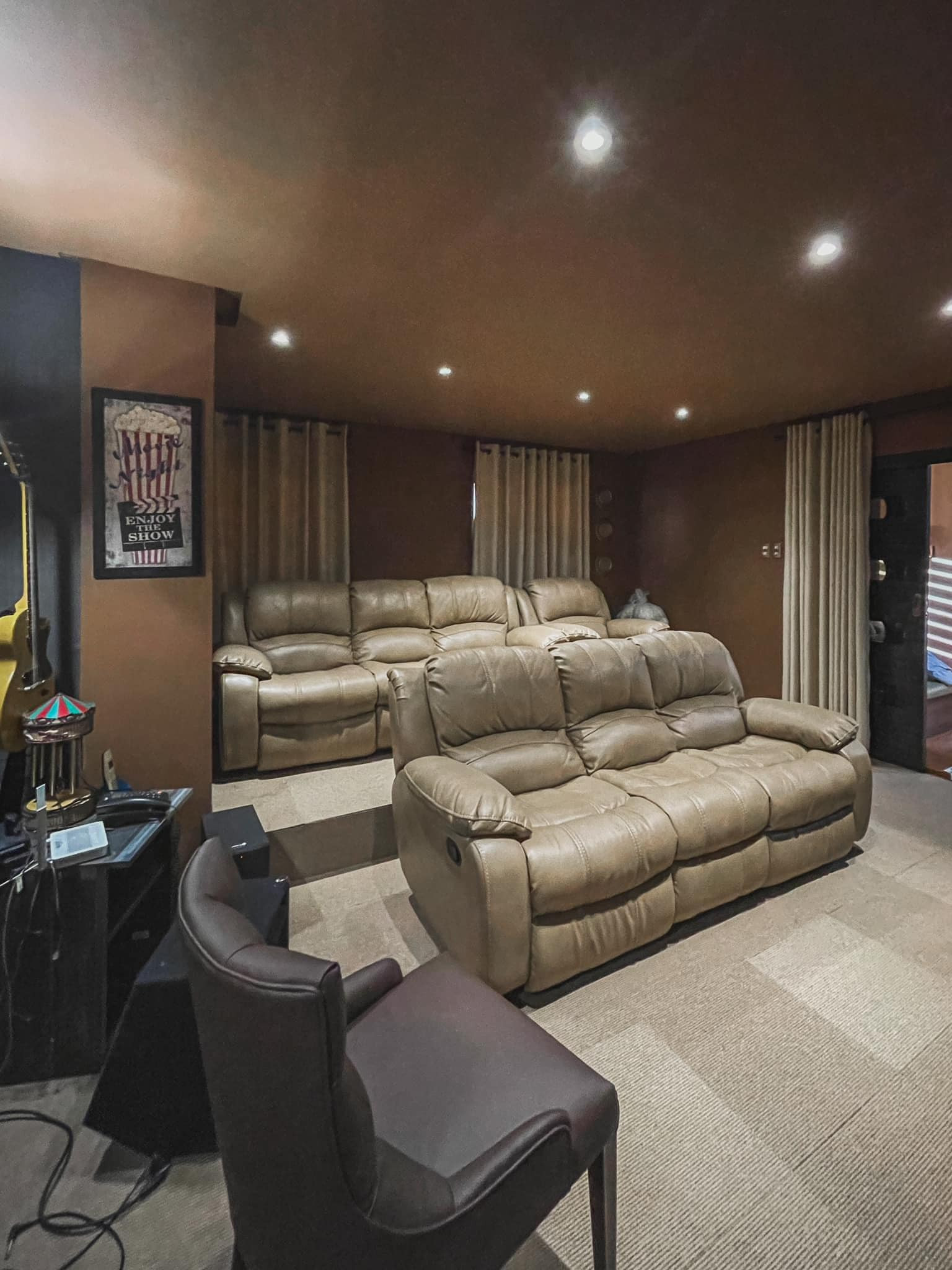 Marvelous 5 Bedroom Home for Sale in Golden Meadows Village photo 5