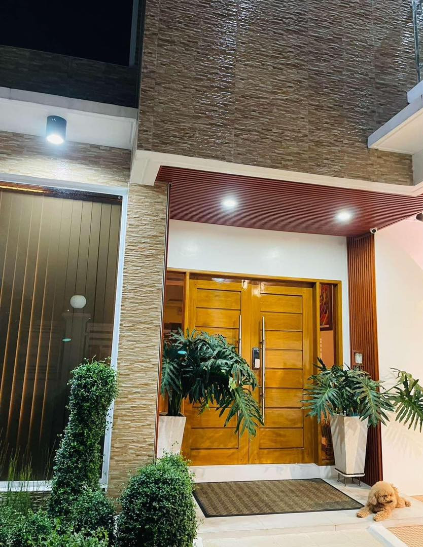 Magnificent 5 Bedroom House for Sale in Imus, Cavite photo 3