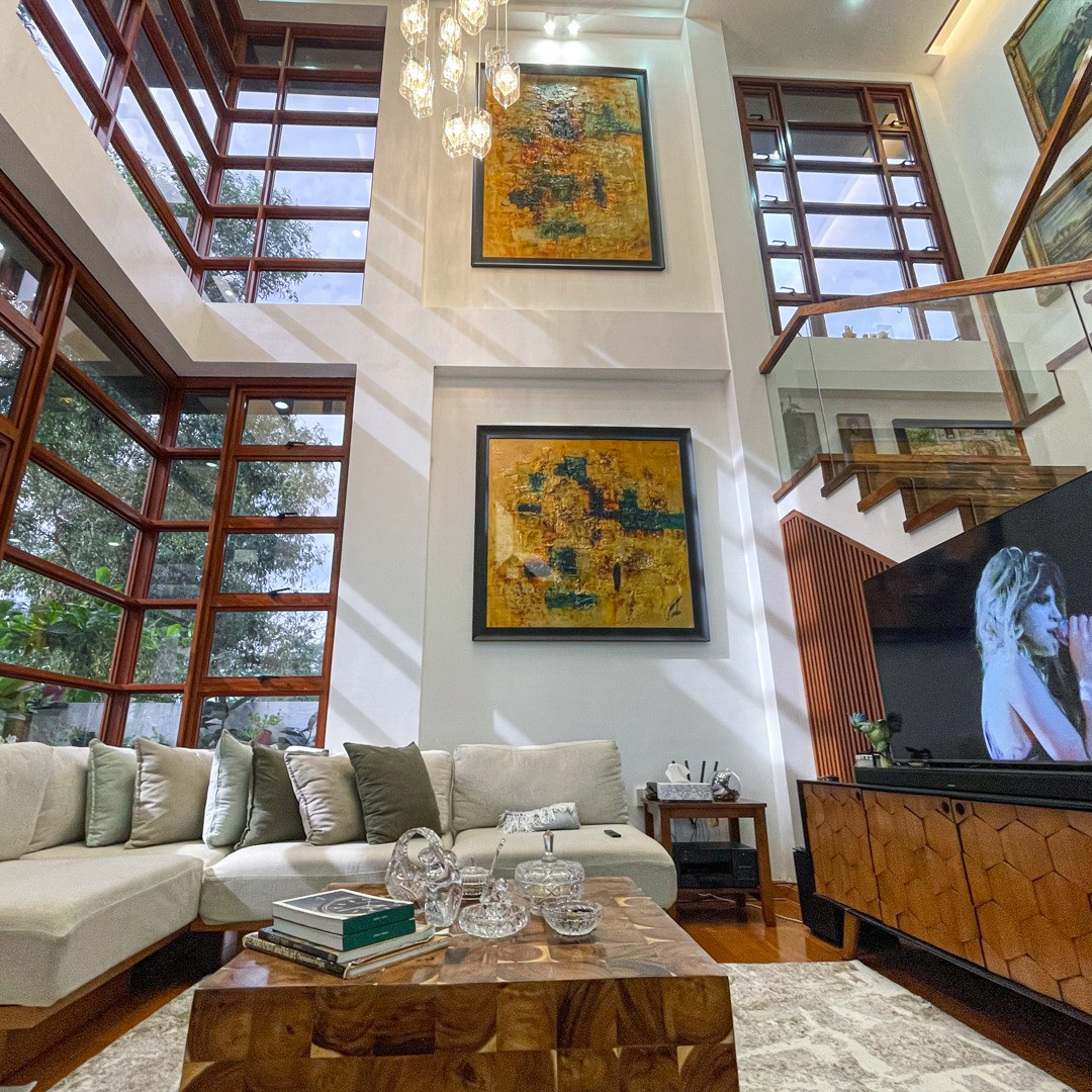Elegant Modern Tropical House and Lot For Sale in Susana Heights photo 4