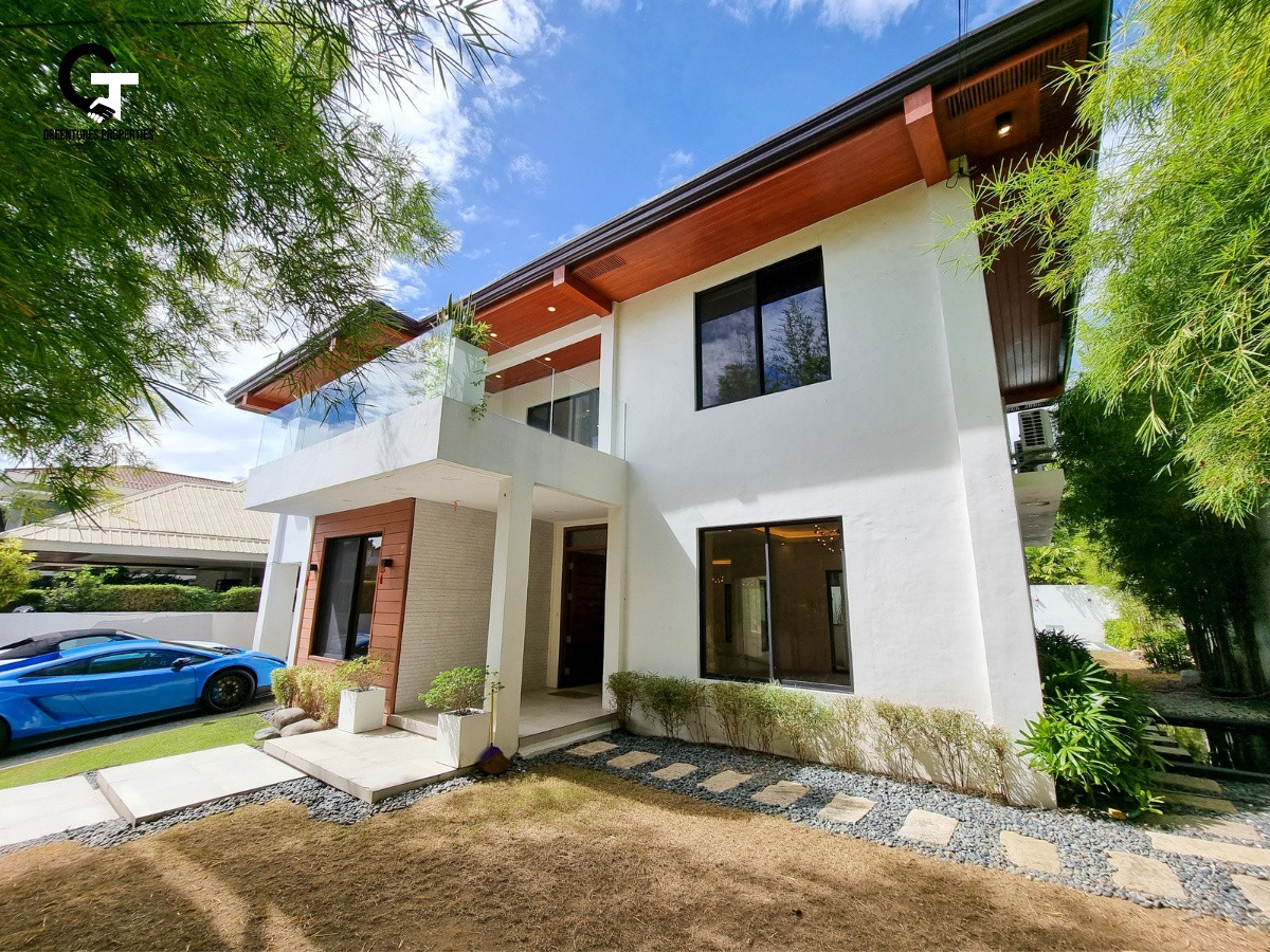 Elegant Modern Design Fully Furnished House and Lot with Swimming Pool photo 2