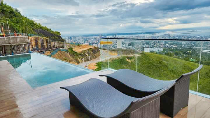 Modern Luxury House for Sale with Panoramic City View photo 4