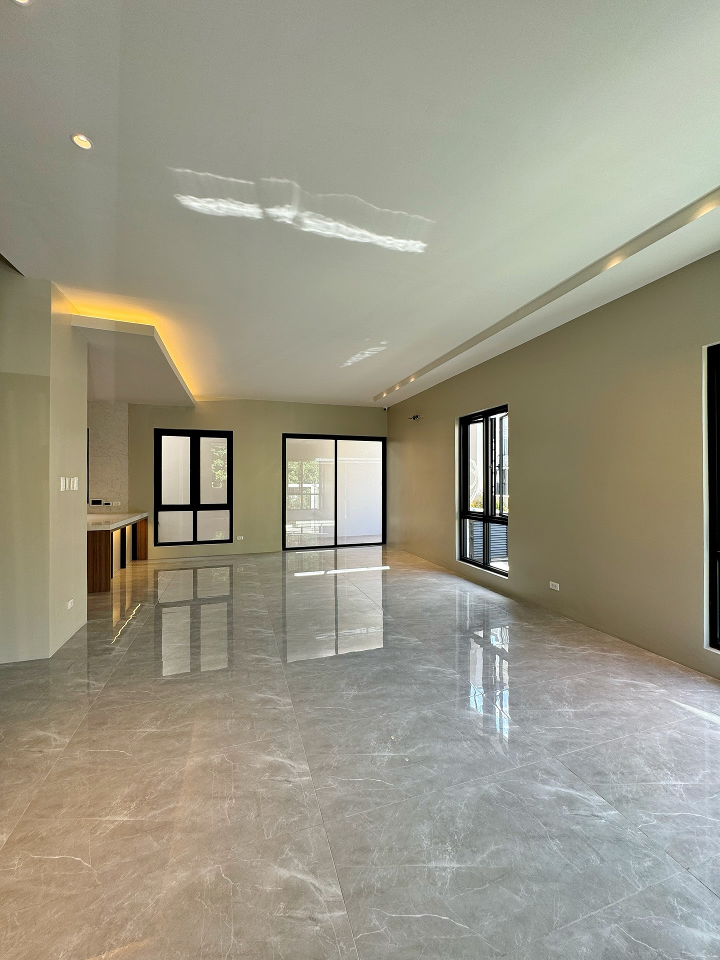 Brand New Modern Corner House for Sale photo 4