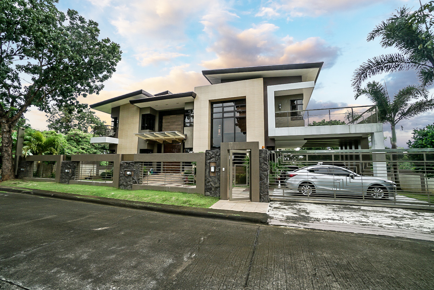 Located in an upscale village of Mission Hills in Antipolo City photo 1