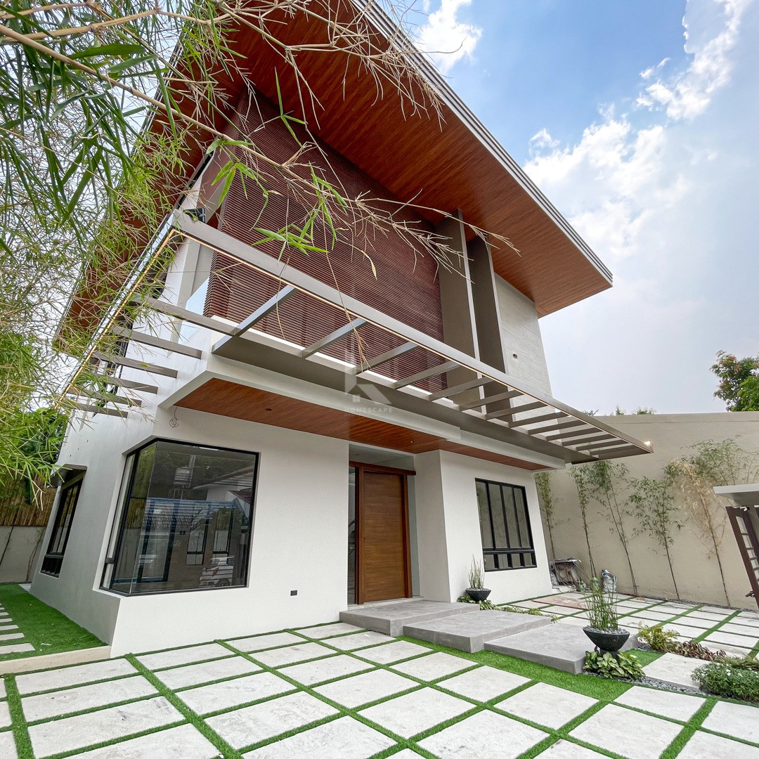 Superb Modern Industrial House with Swimming Pool For Sale in BF Homes, photo 2