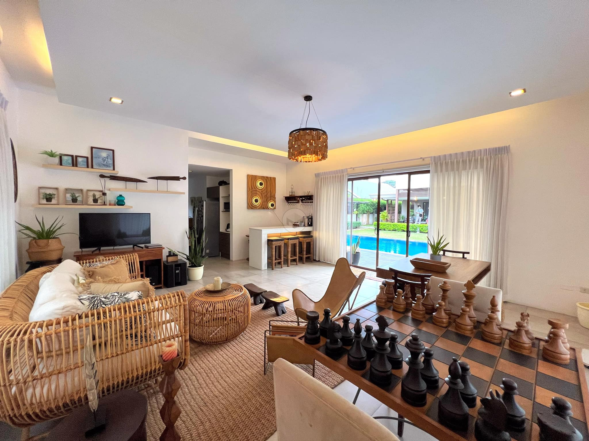 Stunning 5 Bedroom Resort-Style Property for Sale photo 5