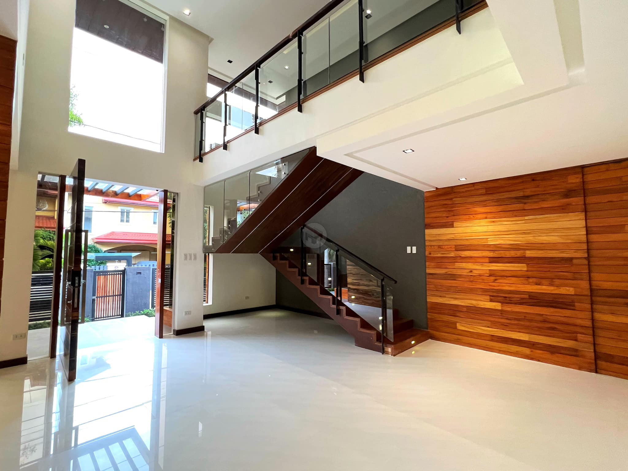 An Astounding Cozy House and Lot for Sale in Loyola Grand Villas photo 3