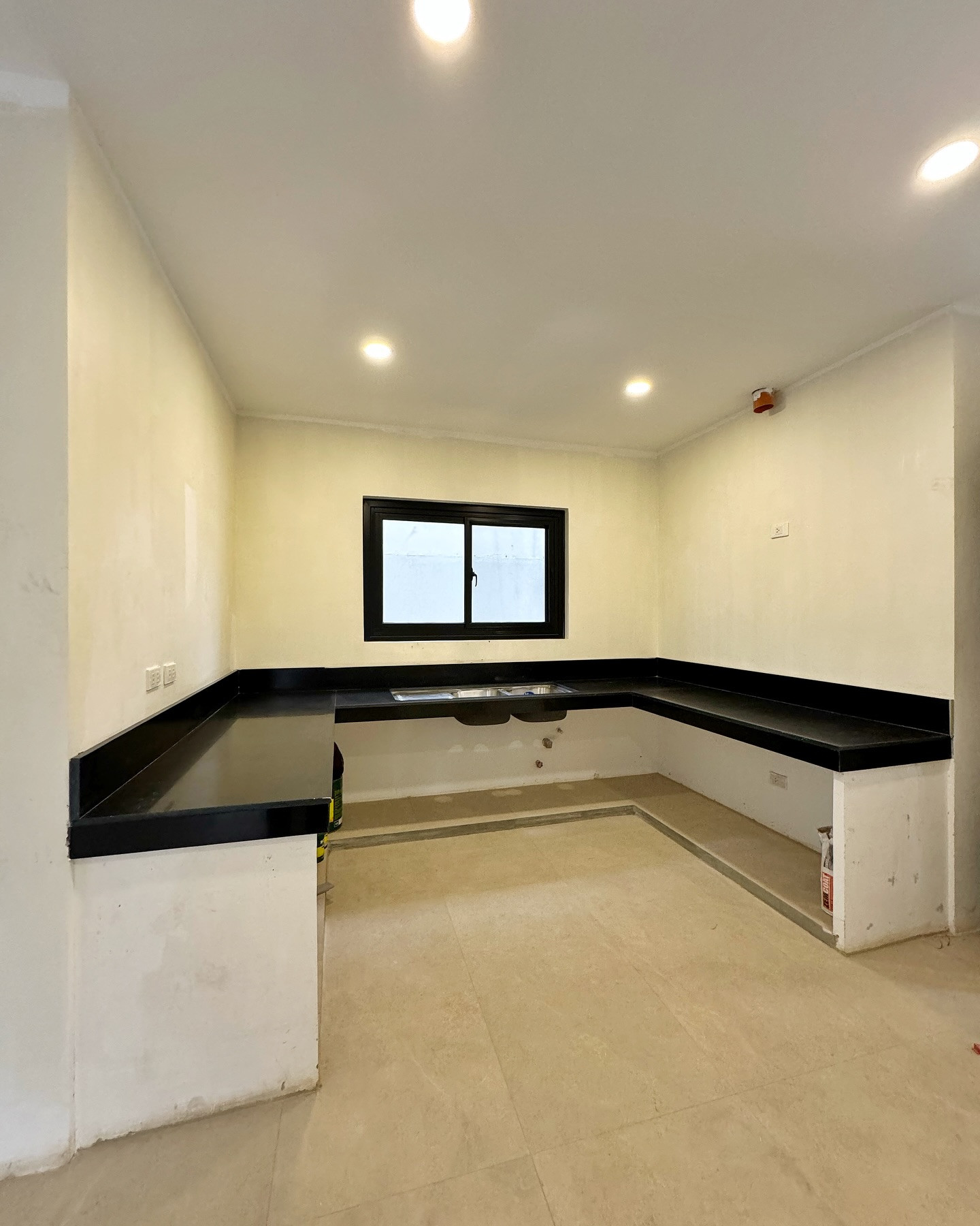 Brand New Modern Contemporary House for Sale photo 4