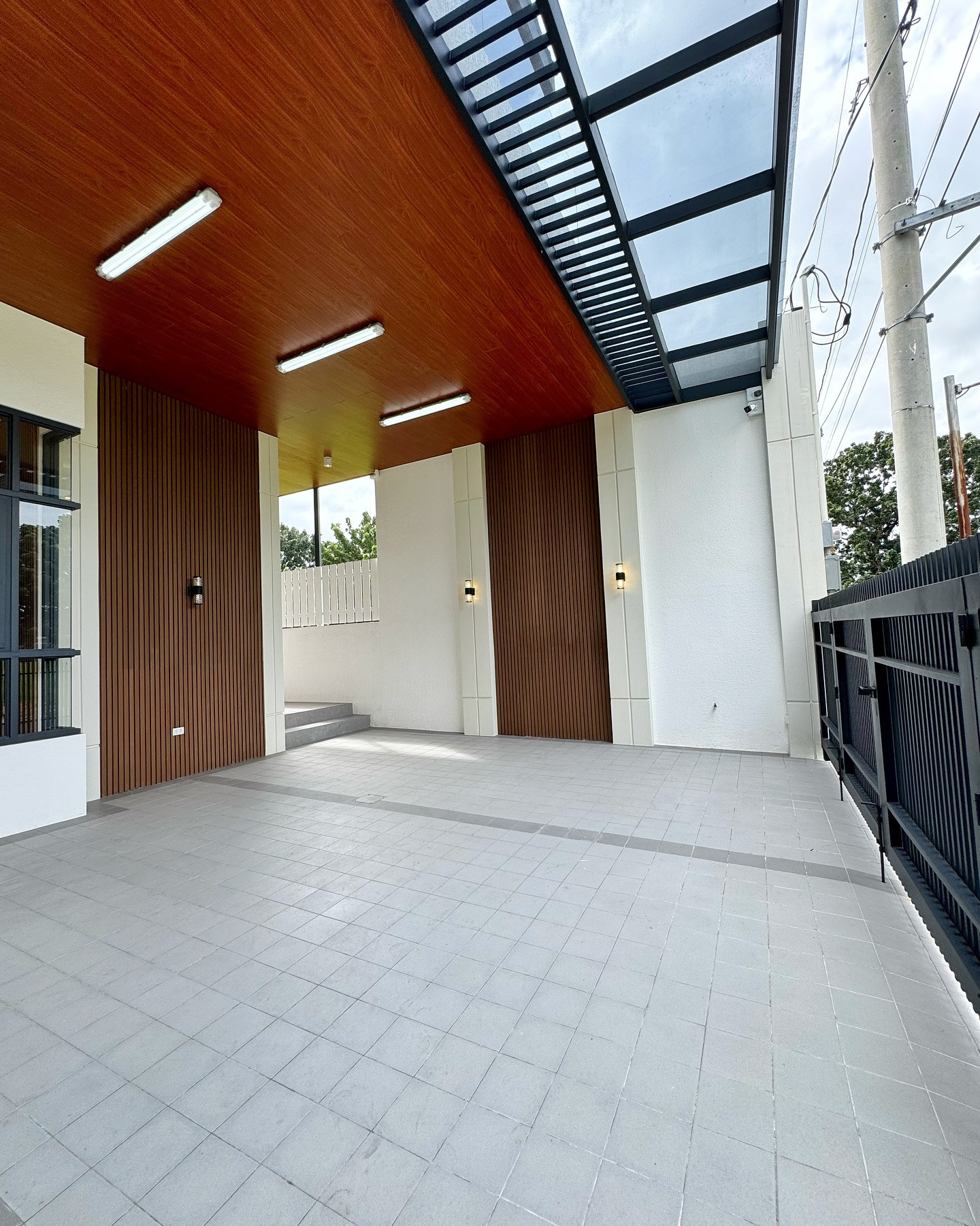 Brand New Modern House for Sale in Neopolitan Fairview Quezon City photo 2