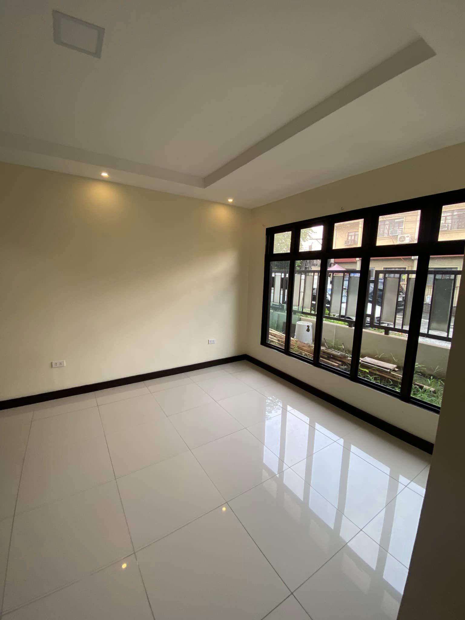 FOR SALE: House and Lot In Angela Village Las Pinas photo 5