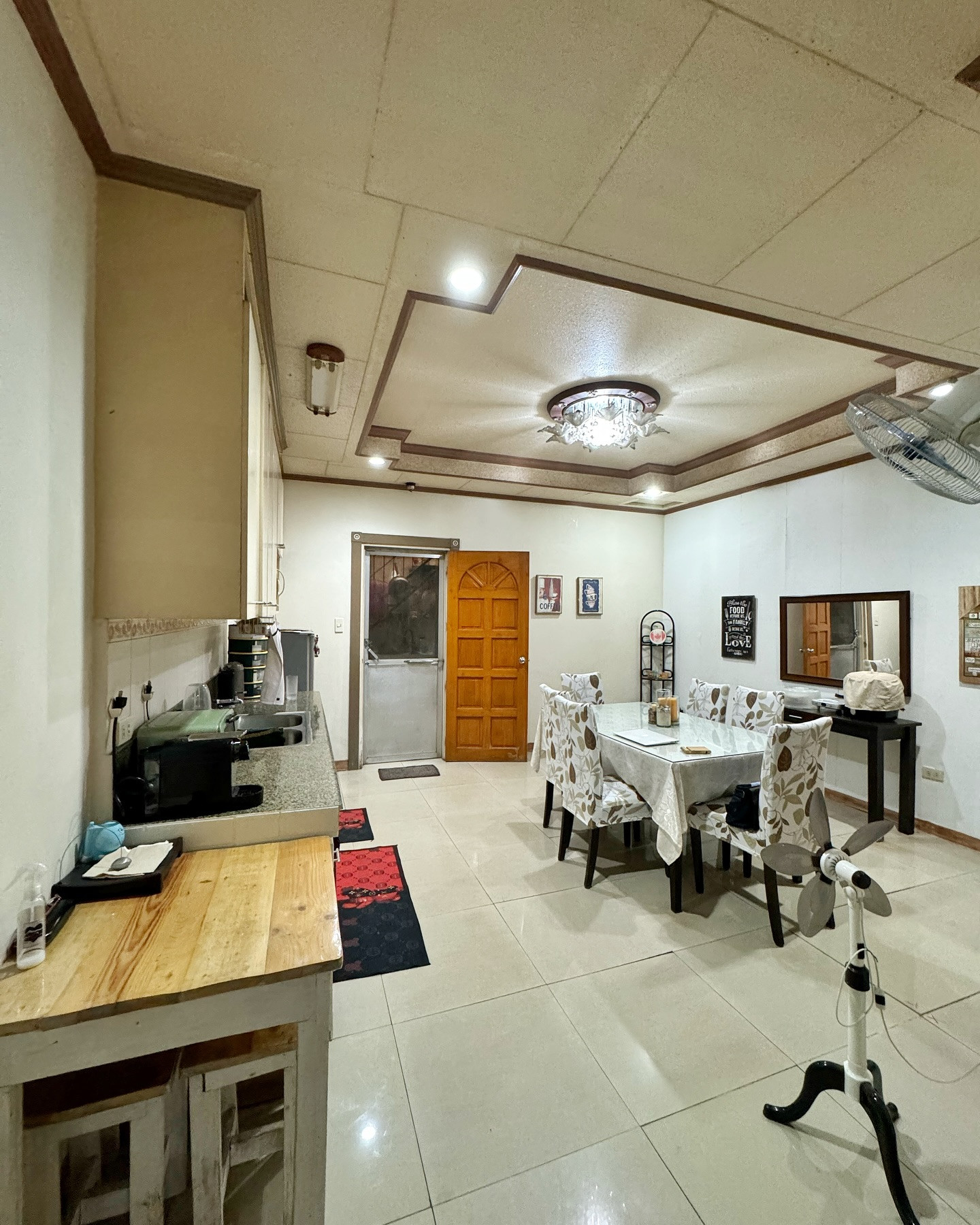 Well Maintained Townhouse near Banawe Ave. photo 2