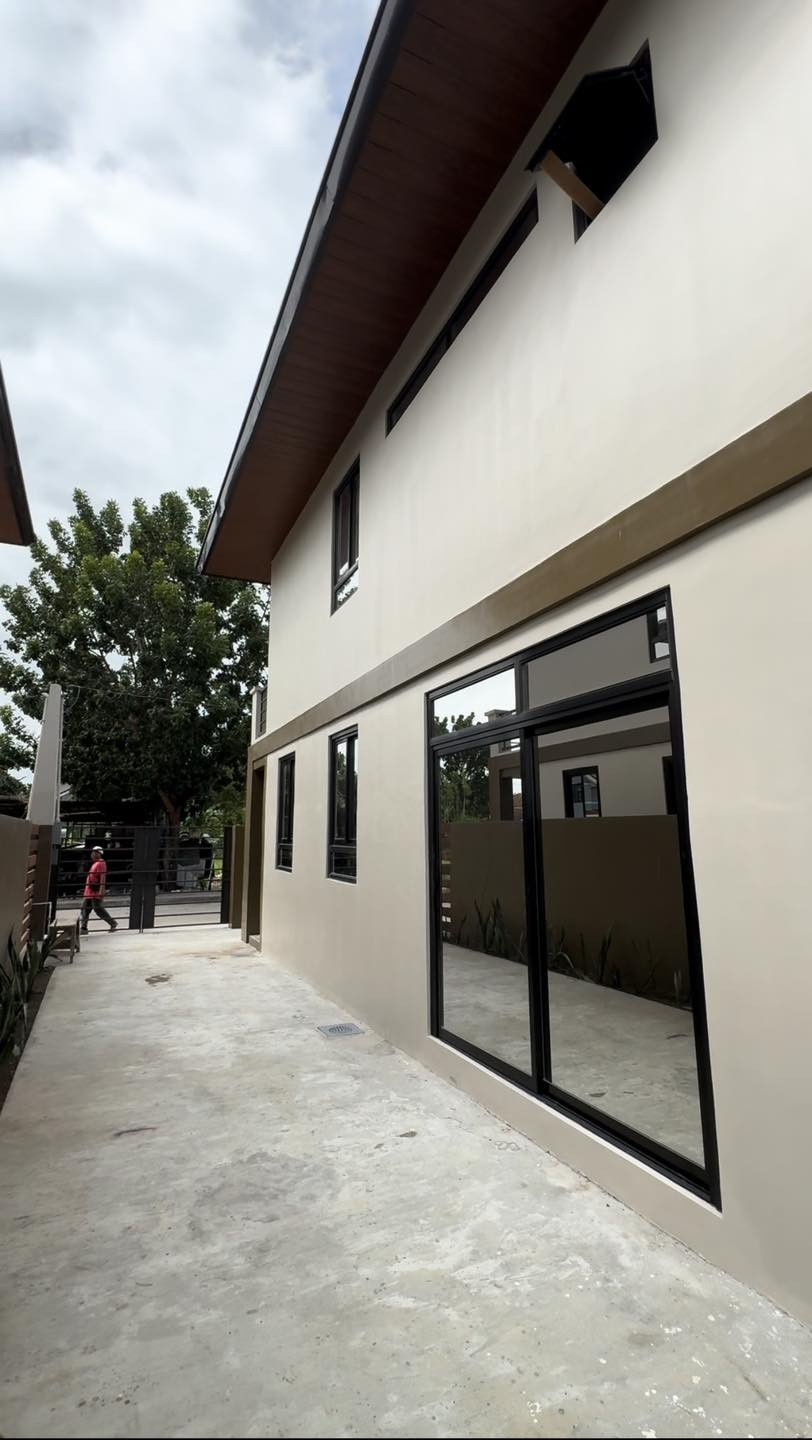 Newly Constructed Corner House and Lot in Beverly Place photo 2