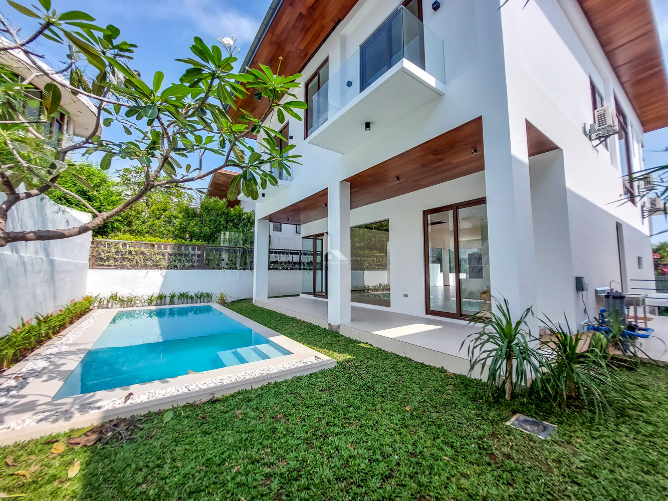 Newly Built Modern Home for Sale in Alabang Hills photo 2