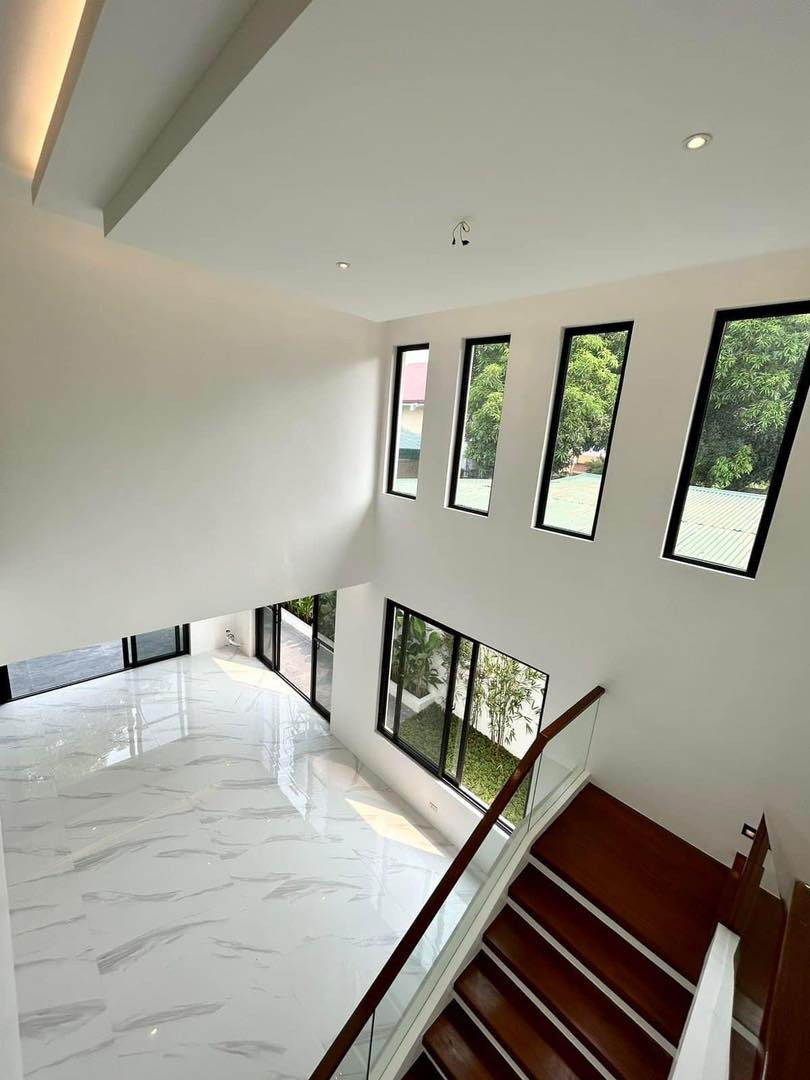 A Brand New Modern Masterpiece for Sale in BF Homes, Parañaque photo 3