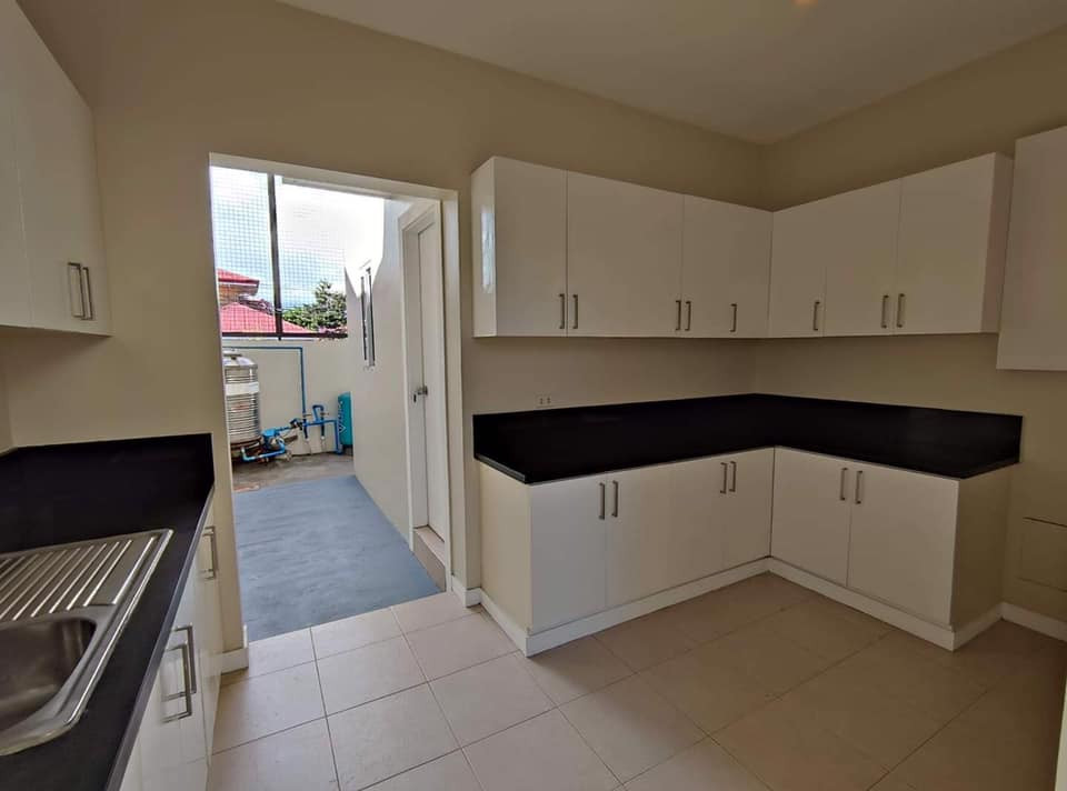 Modern Contemporary 5BR House & Lot For Sale In BF Homes photo 3