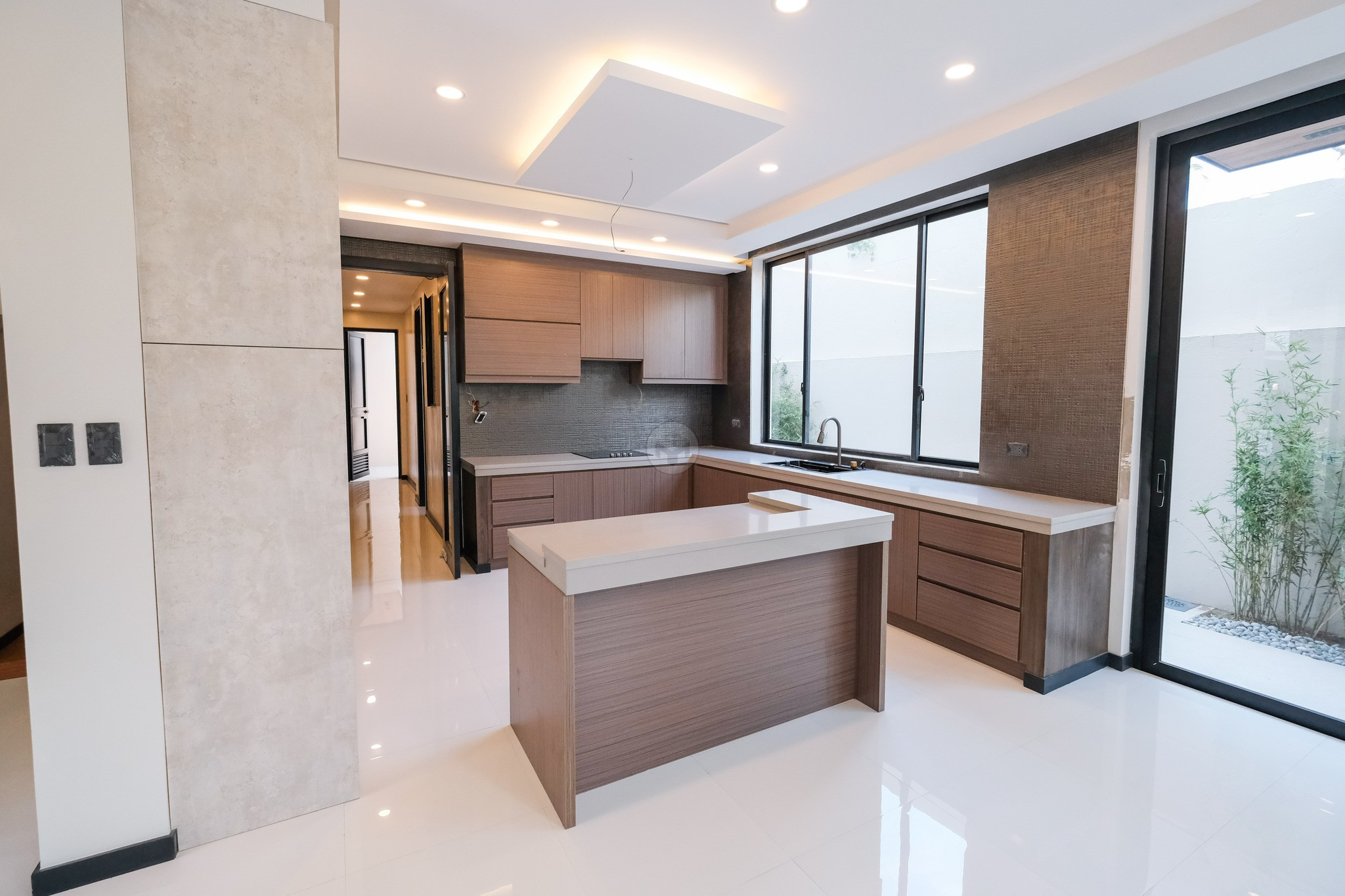 Stunning 5-Bedroom House and Lot for Sale in BF Homes, Parañaque photo 3