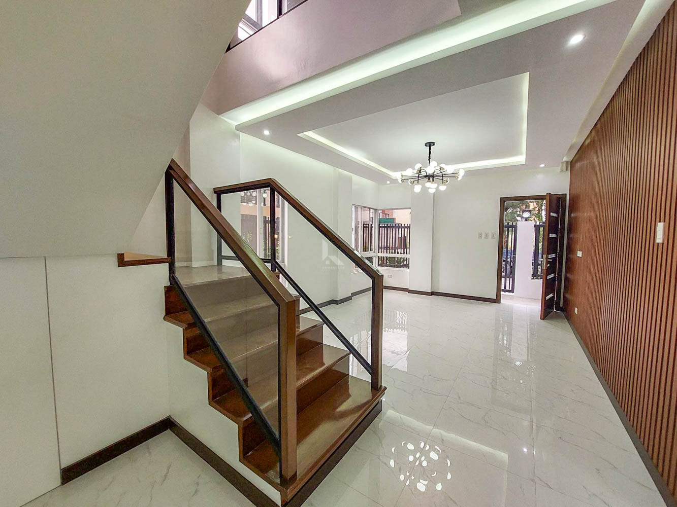 3-Storey Brand new corner House for sale photo 4