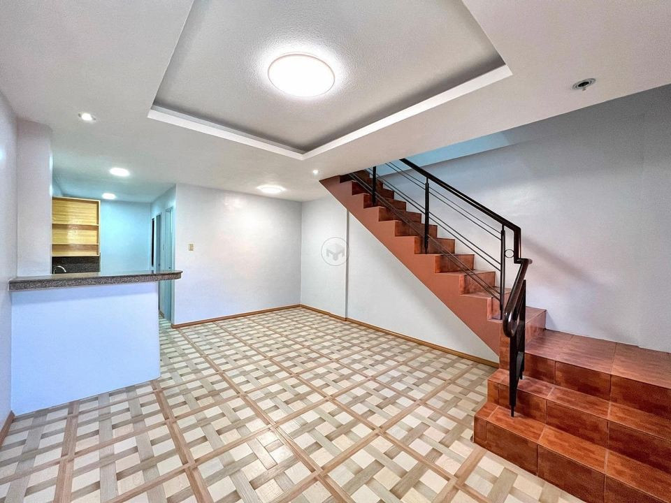 Near Tomas Morato House & Lot For Sale photo 2