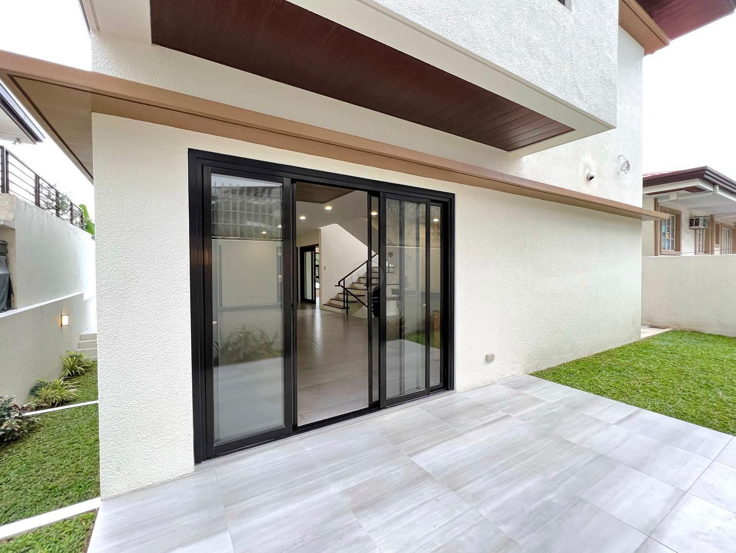 Ultramodern Charming House and Lot for Sale in Filheights Subd. photo 2