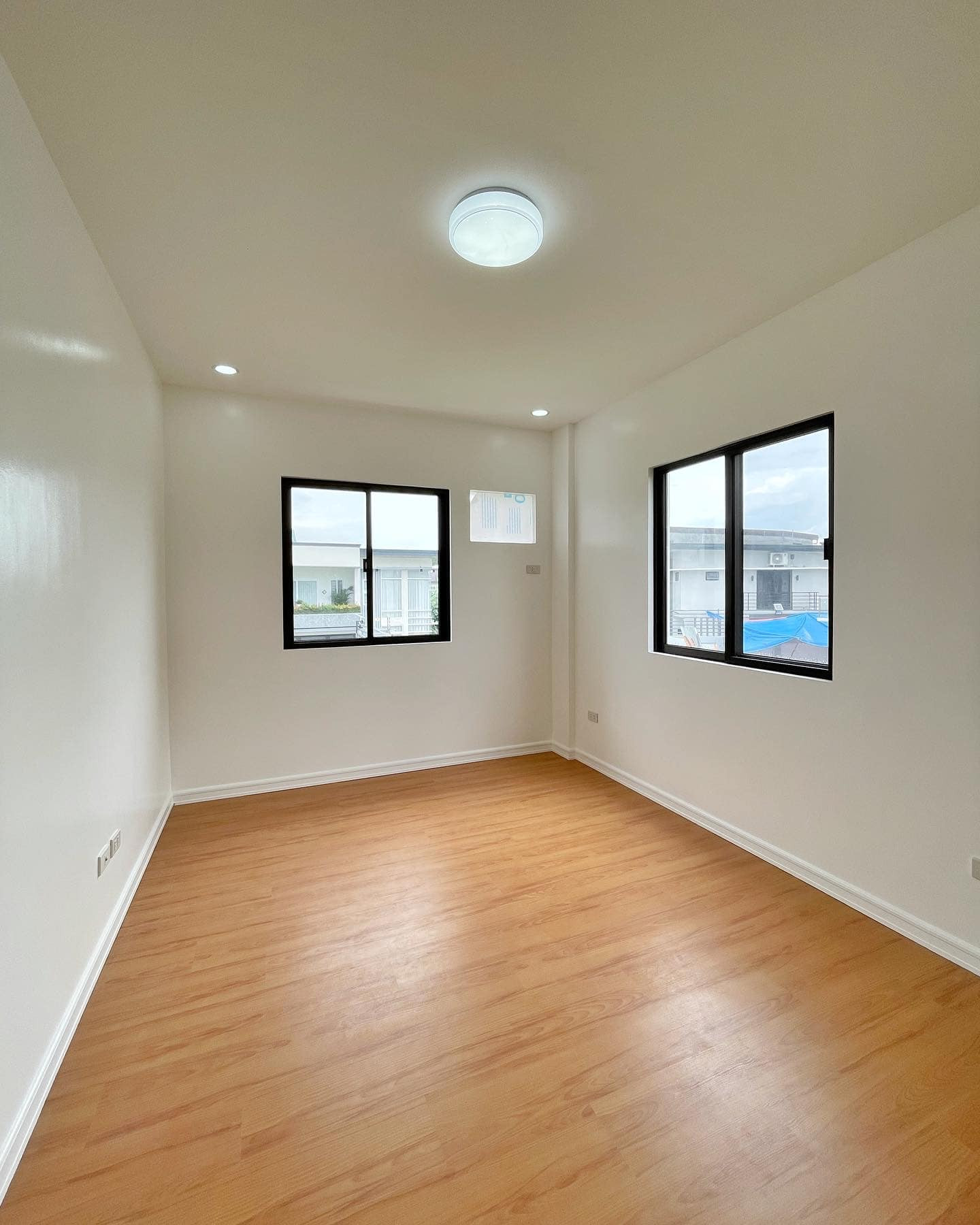 Brand new Modern House for Sale photo 4