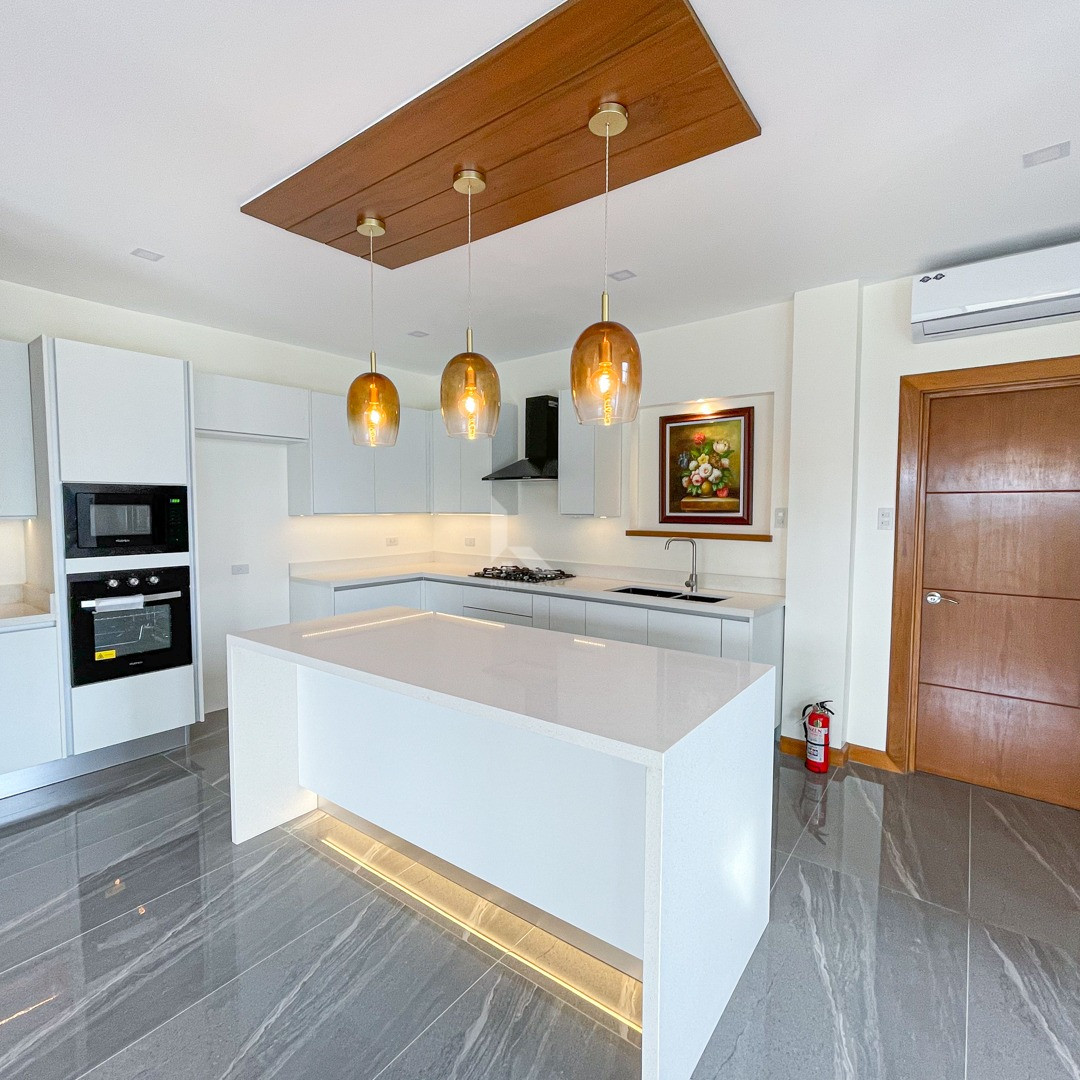 Astonishing Modern Contemporary House with Mountain Views For Sale photo 5