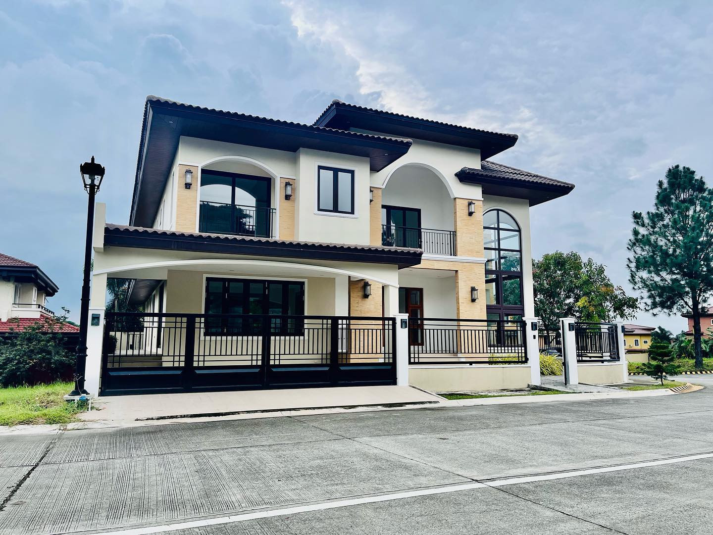Brand New House at Portofino Alabang photo 1
