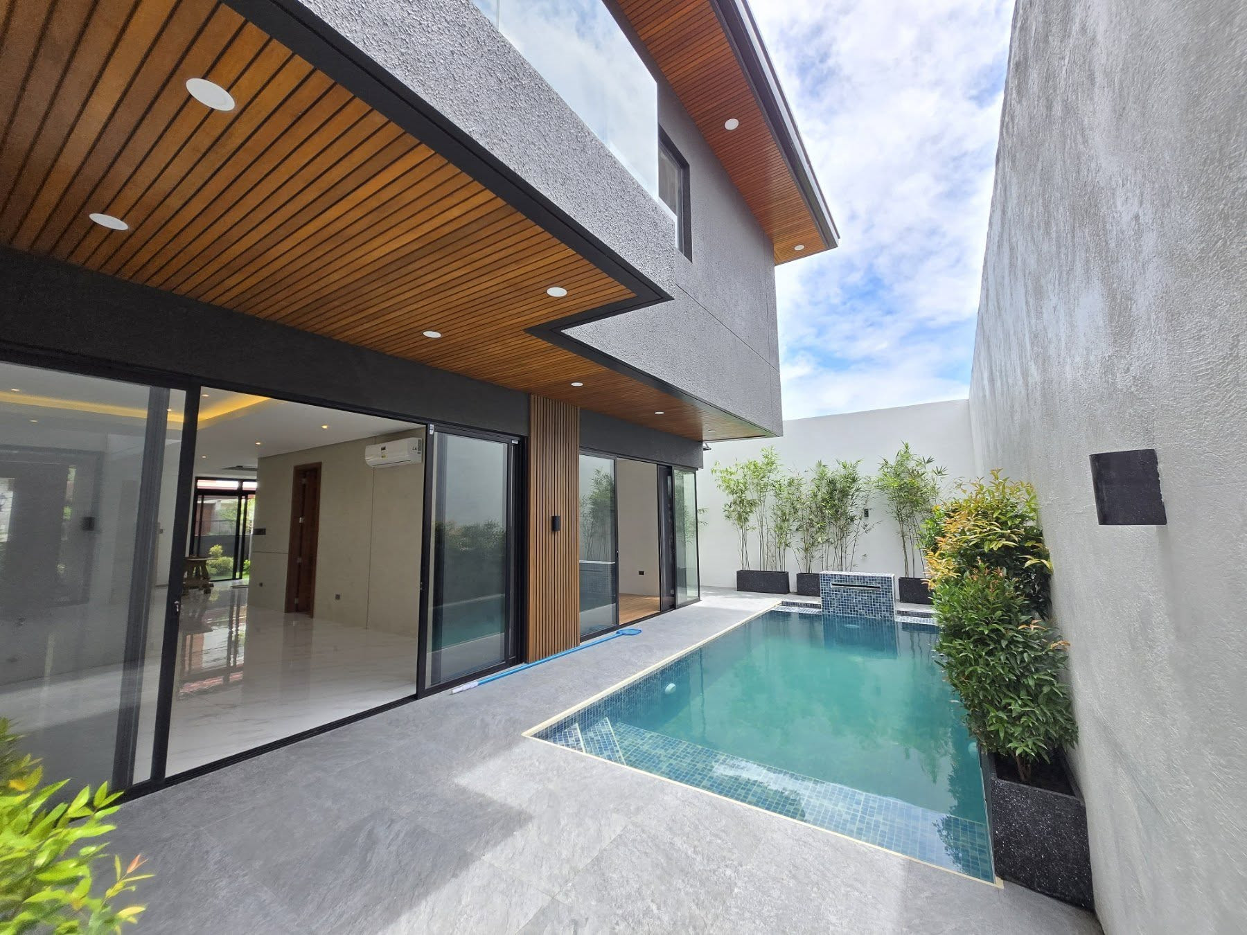 Own this Brand-New 6-Bedroom House photo 2