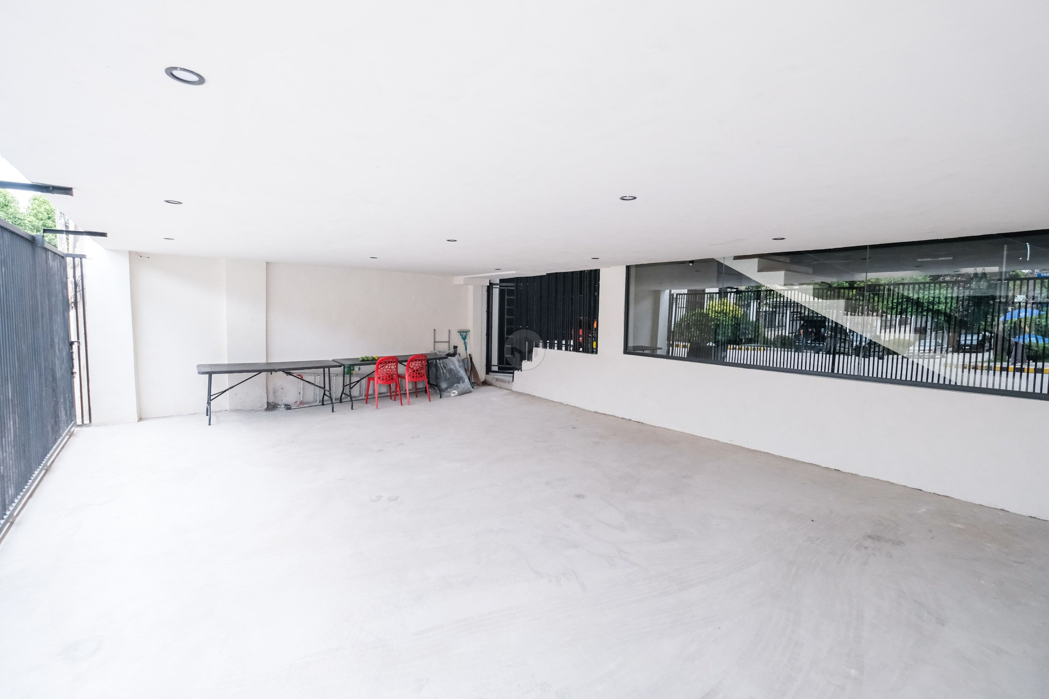 Refined 6-Bedroom House and Lot for Sale in Miranila Homes photo 2