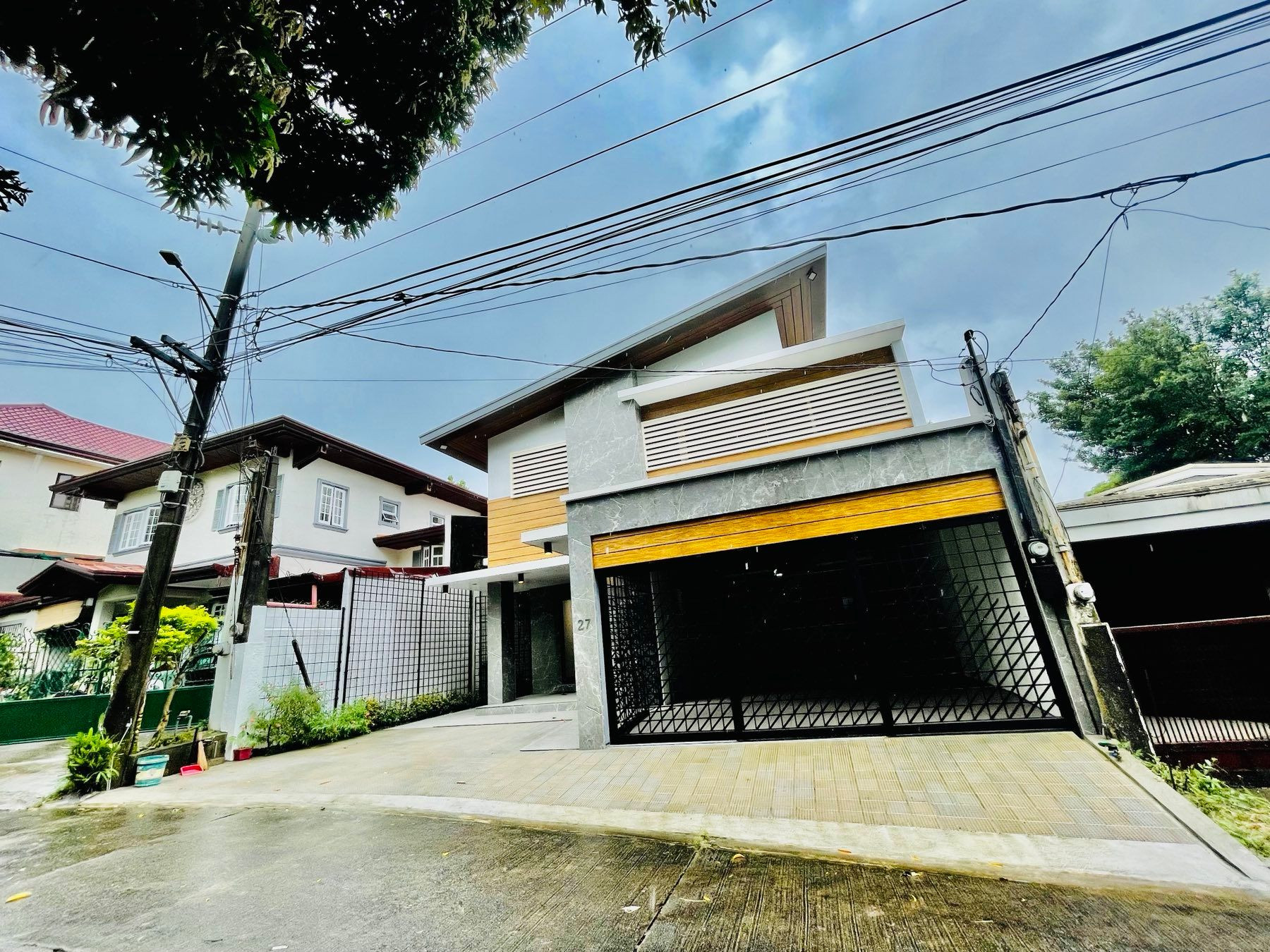 Amazing Charming 2Storey House & Lot for Sale in Filinvest Batasan Hills, Quezon photo 1