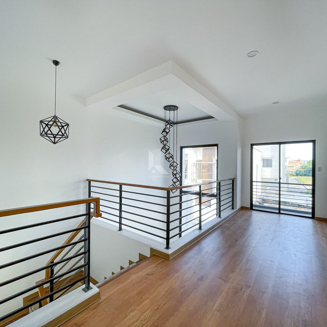 Gorgeous Modern Contemporary House and Lot photo 5