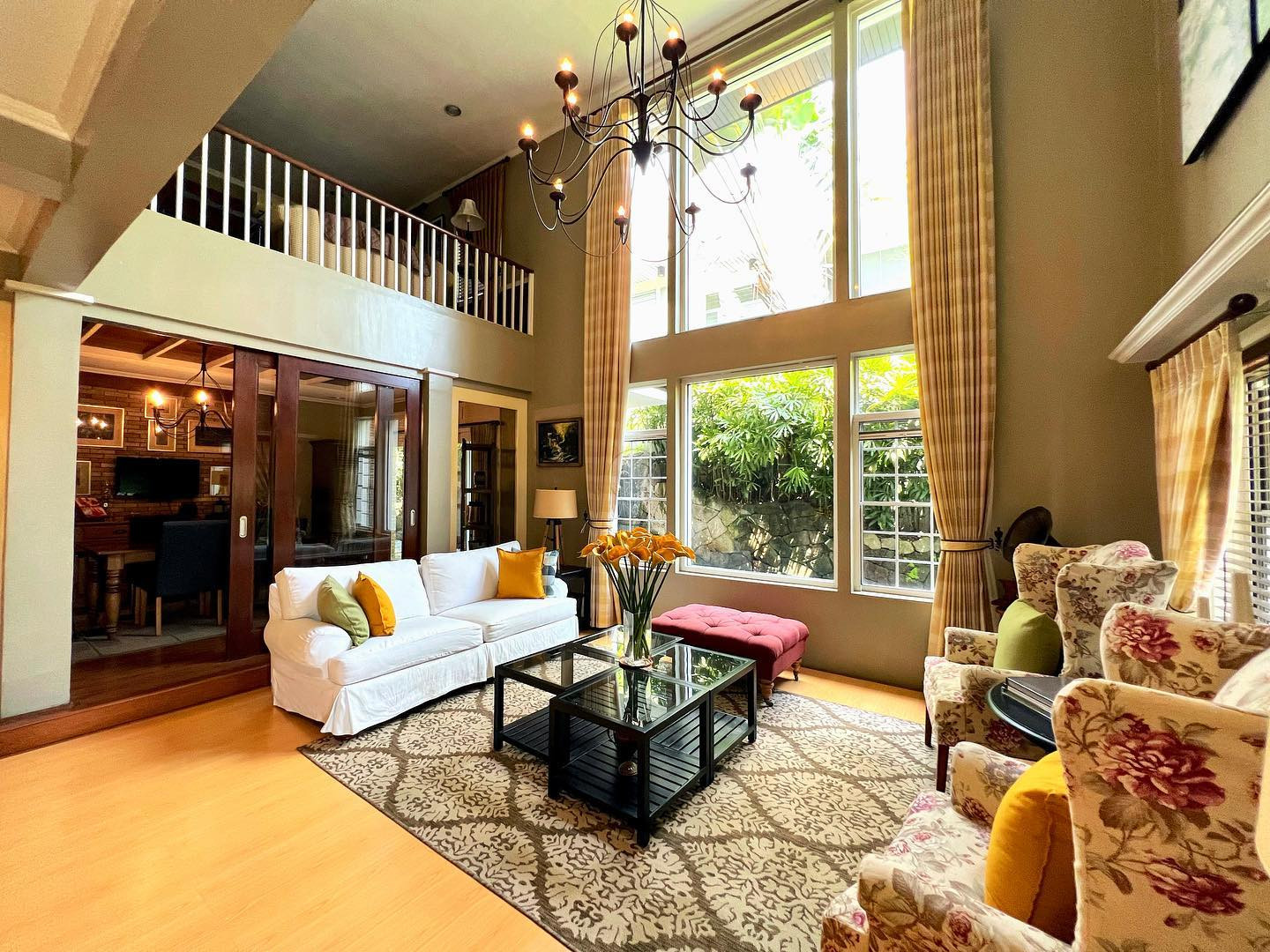 Alluring American Country Style House and Lot For Sale photo 1