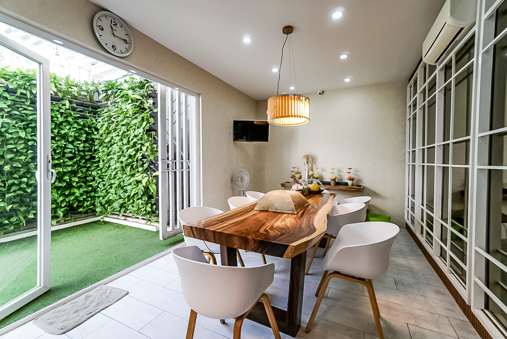 Unique and modern architectural design located in Cavite photo 3