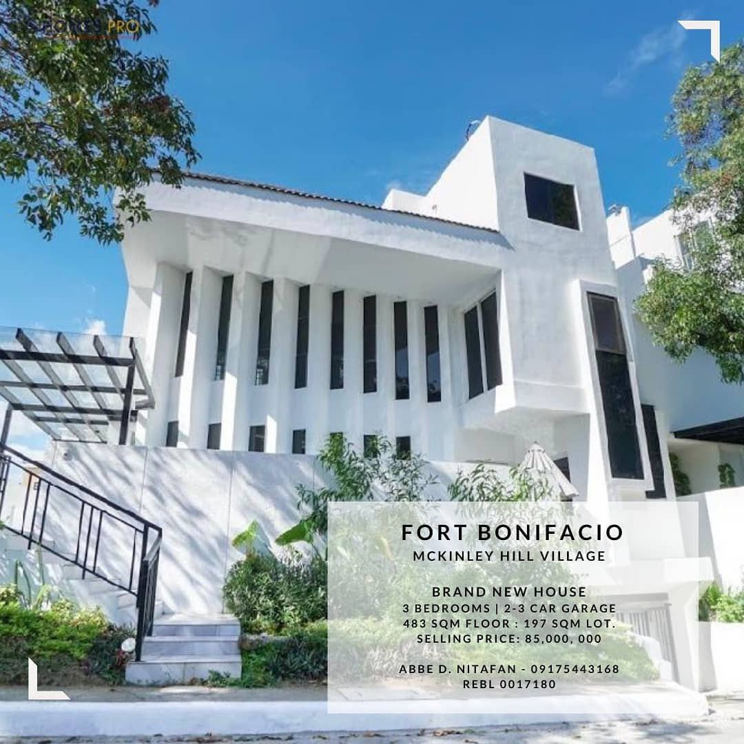 White House in Mckinley Hill with Swimming Pool (Salt Water) photo 1
