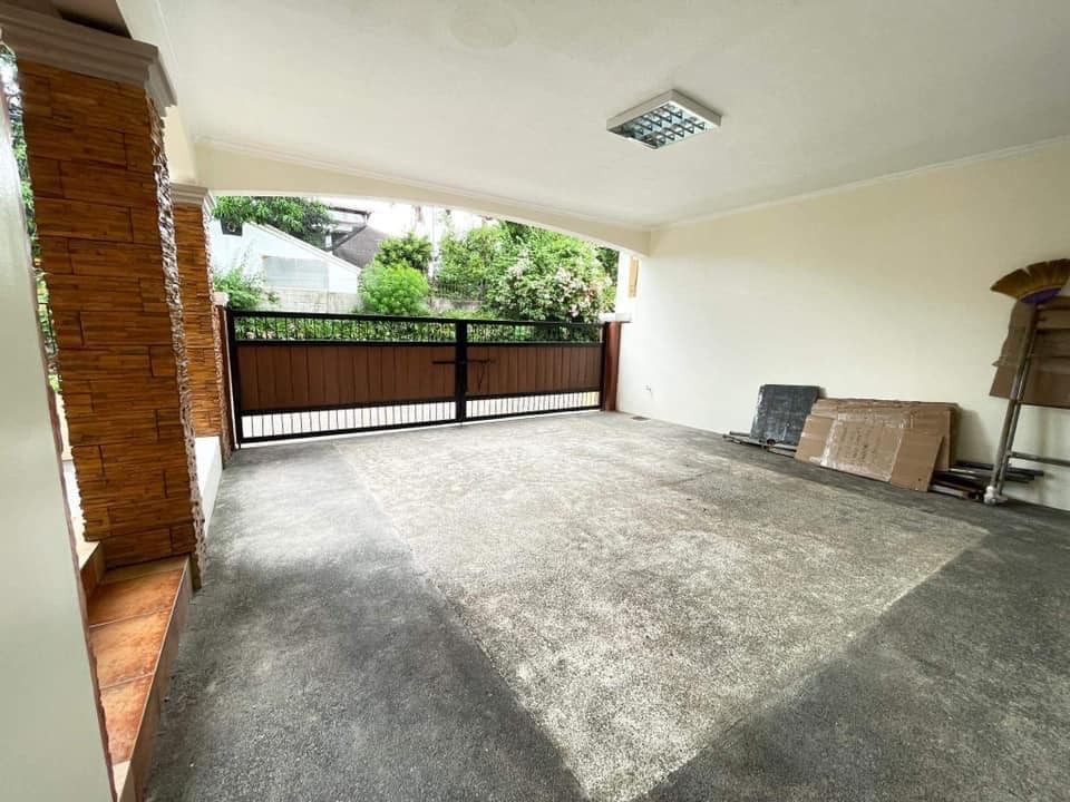 BF Homes Parañaque Corner House and Lot photo 4