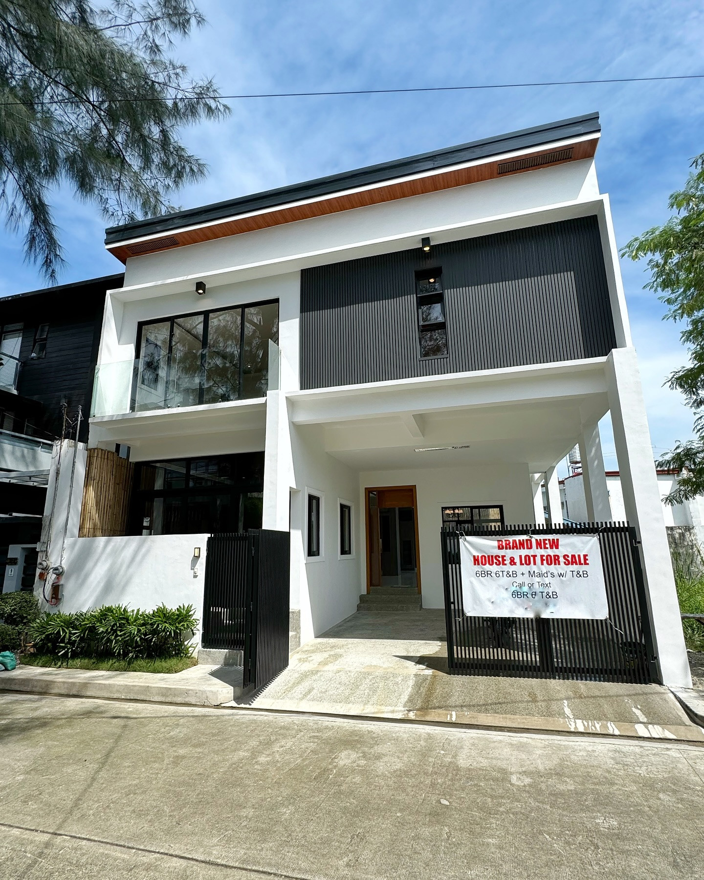 Brand New 6-bedroom Modern Tropical House for Sale photo 1