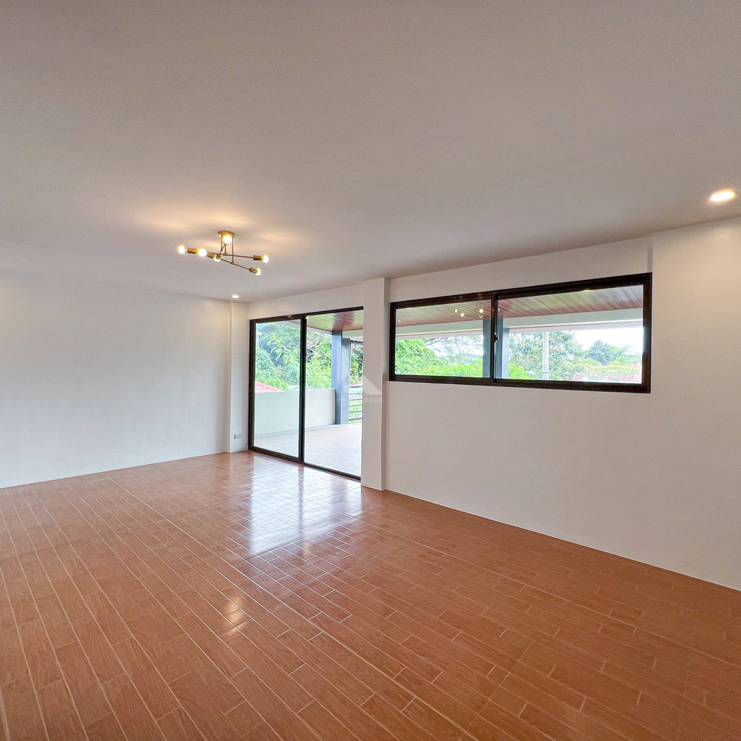 Impressive Modern Industrial House and Lot For Sale photo 5