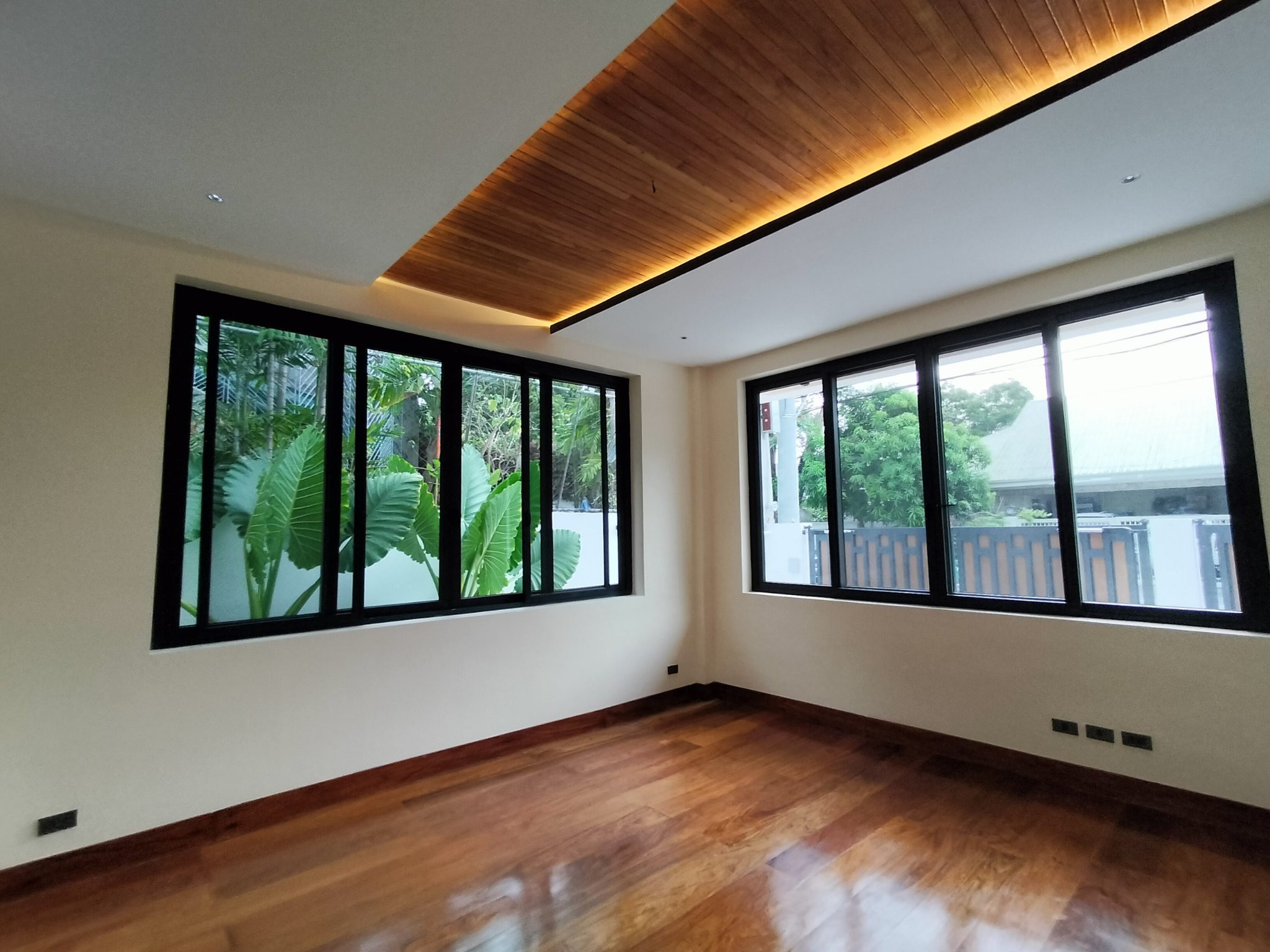 Grand Modern 3 Level Mansion in Ayala Alabang photo 5