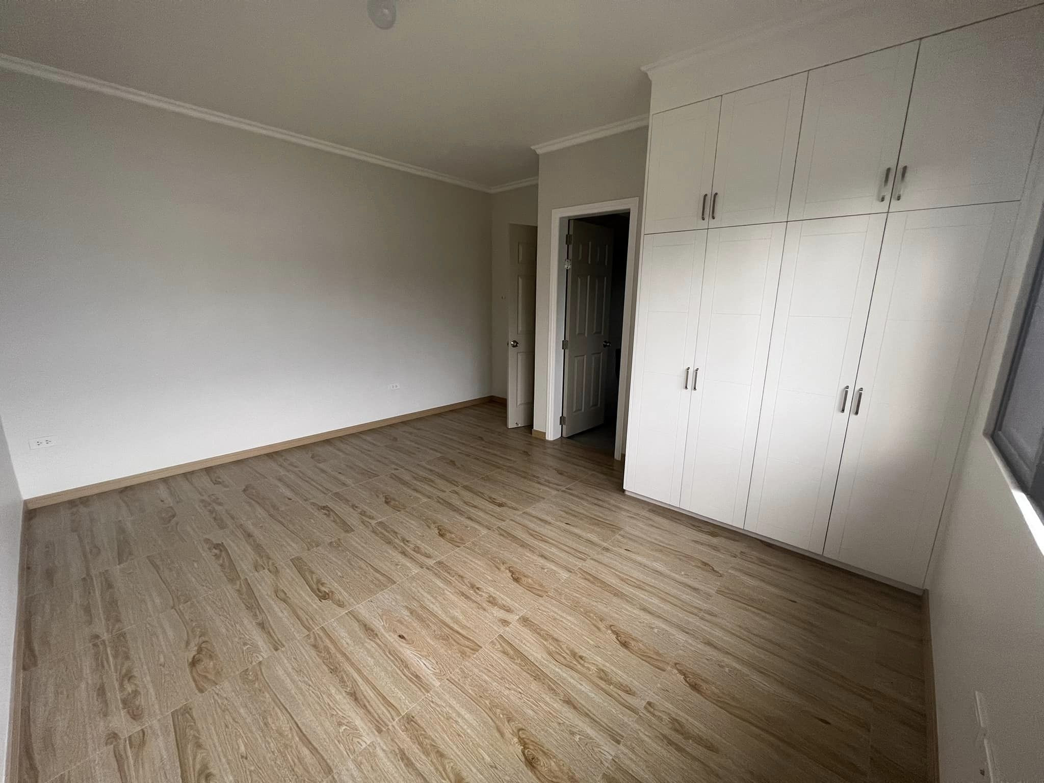 Brandnew Modern House for Sale in a secured subd near Clark photo 5