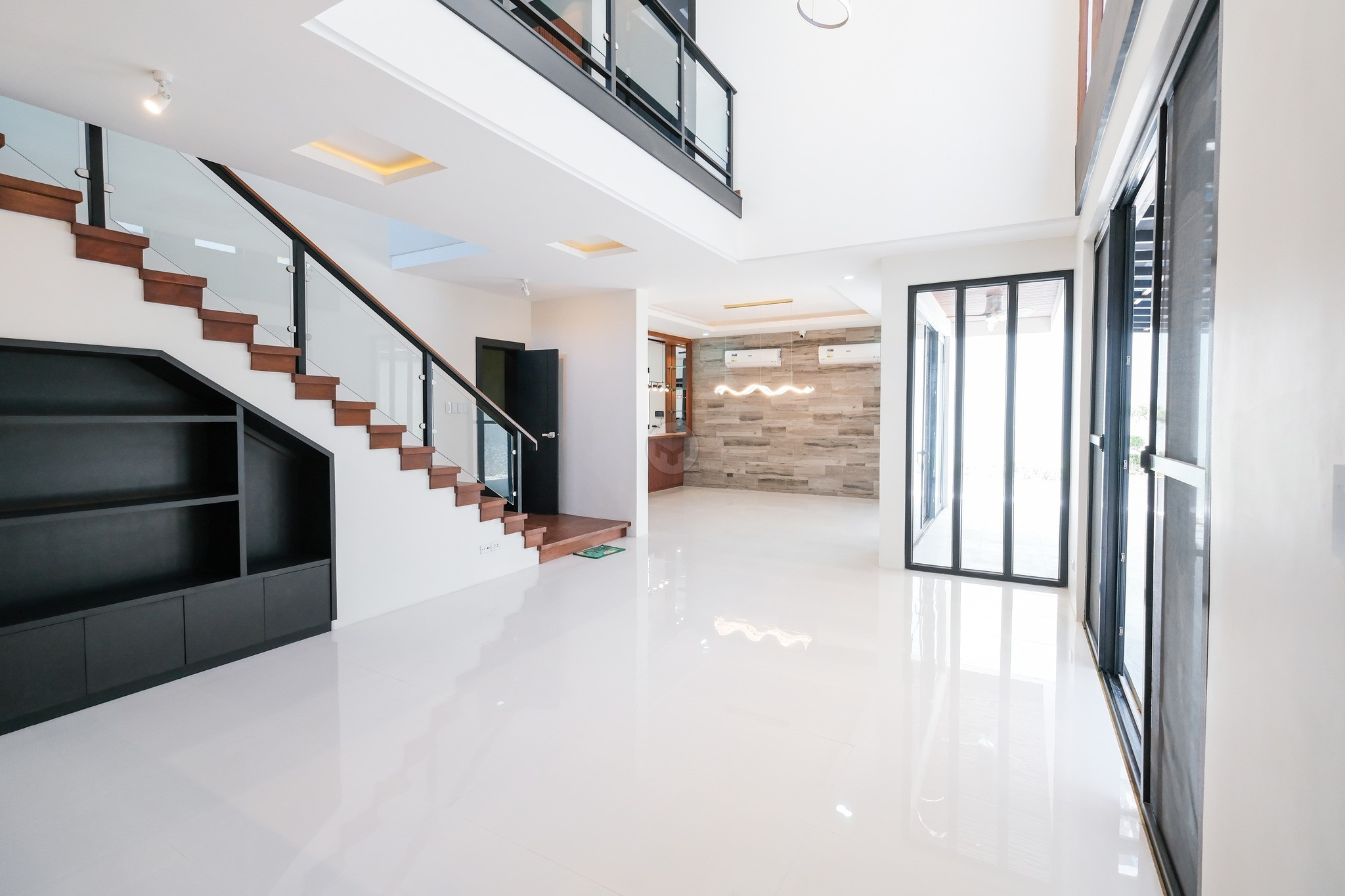Sneak in this Brand-New 5-Bedroom Home photo 4