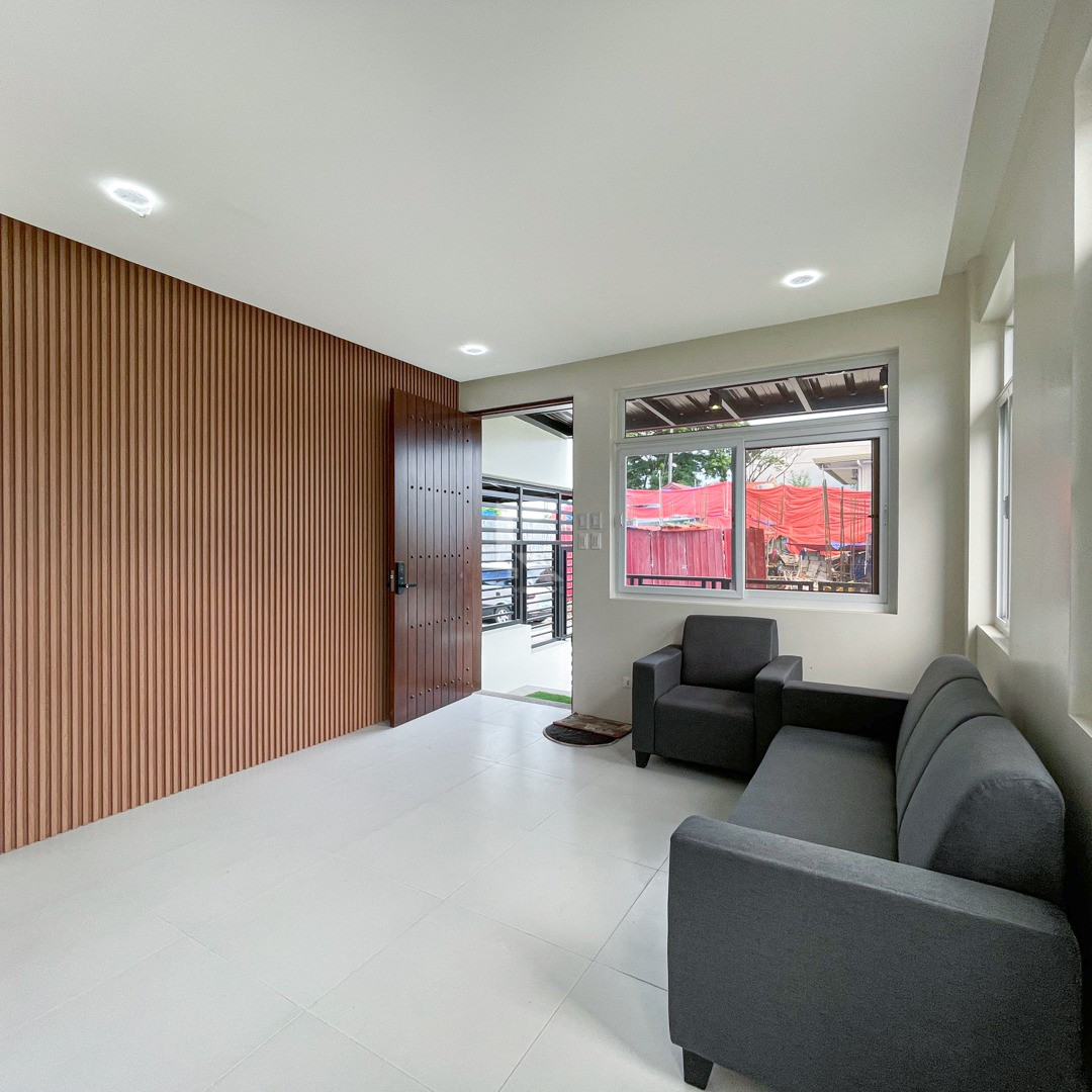 Stylish Modern Contemporary House and Lot For Sale in BF Homes photo 3