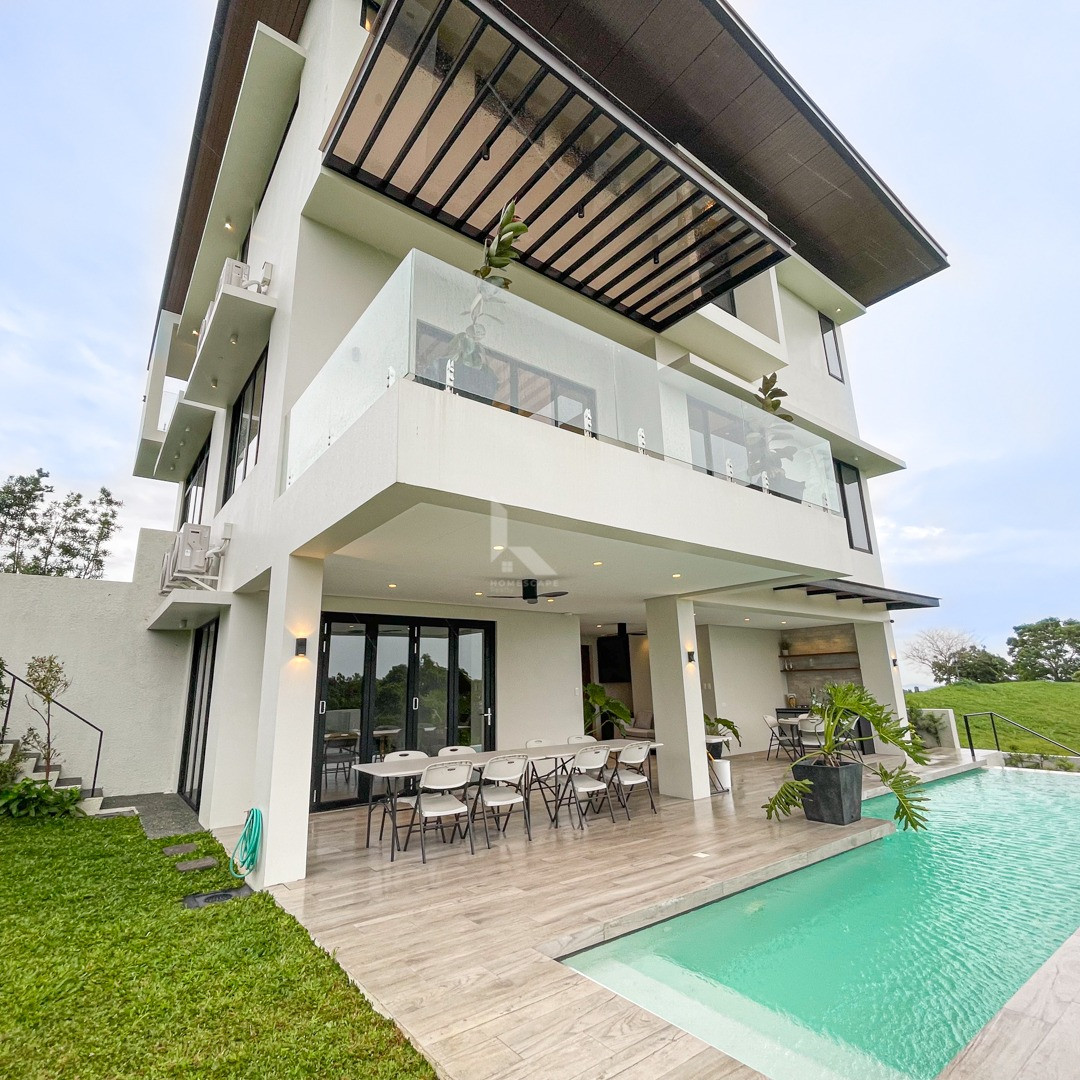Breathtaking Modern Tropical House and Lot For Sale photo 2