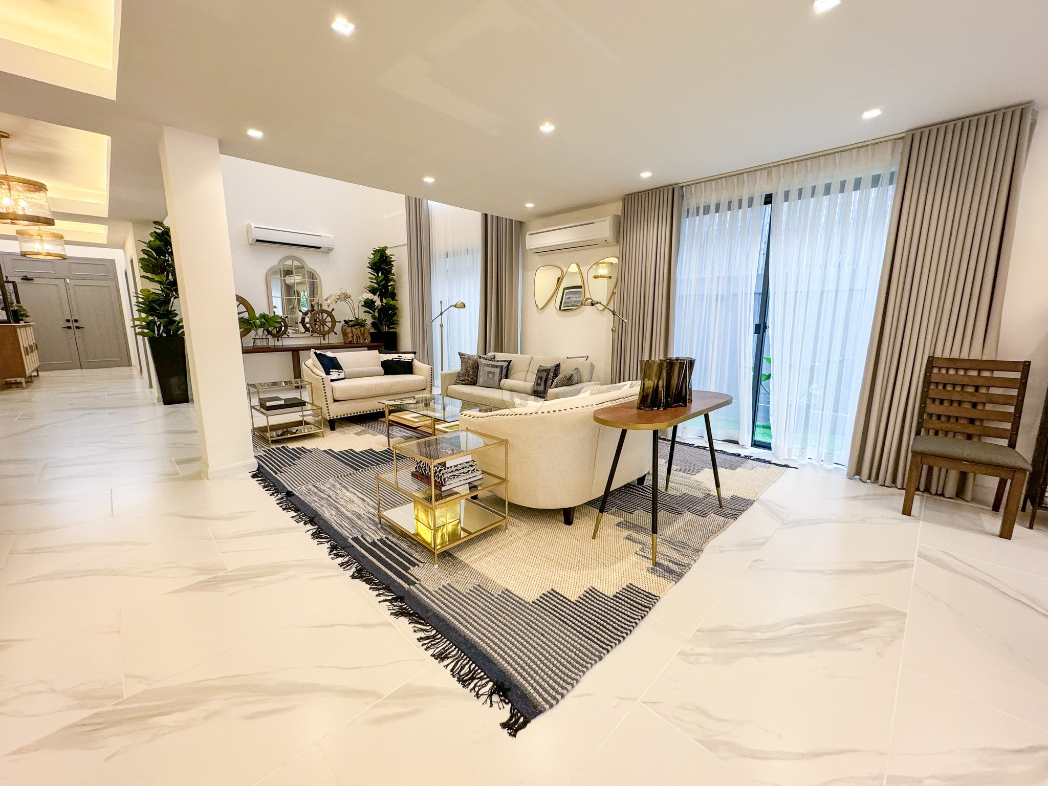 Enchanting 4-Bedroom House for Sale in Loyola Grand Villas photo 3
